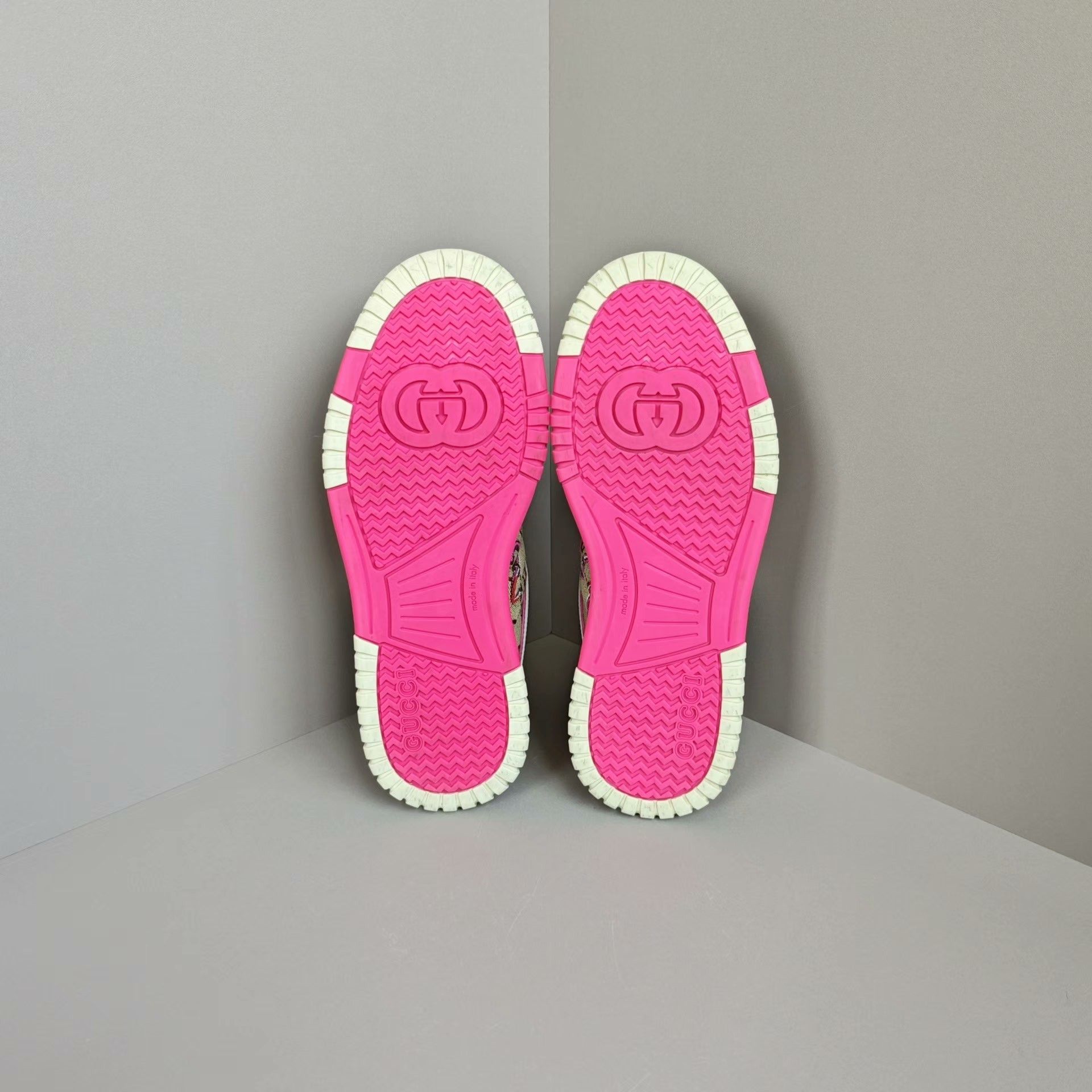 Gucci Gucci Lowtop Sneakers us_6 Women Size US 6 / IT 36 - 5 Thumbnail