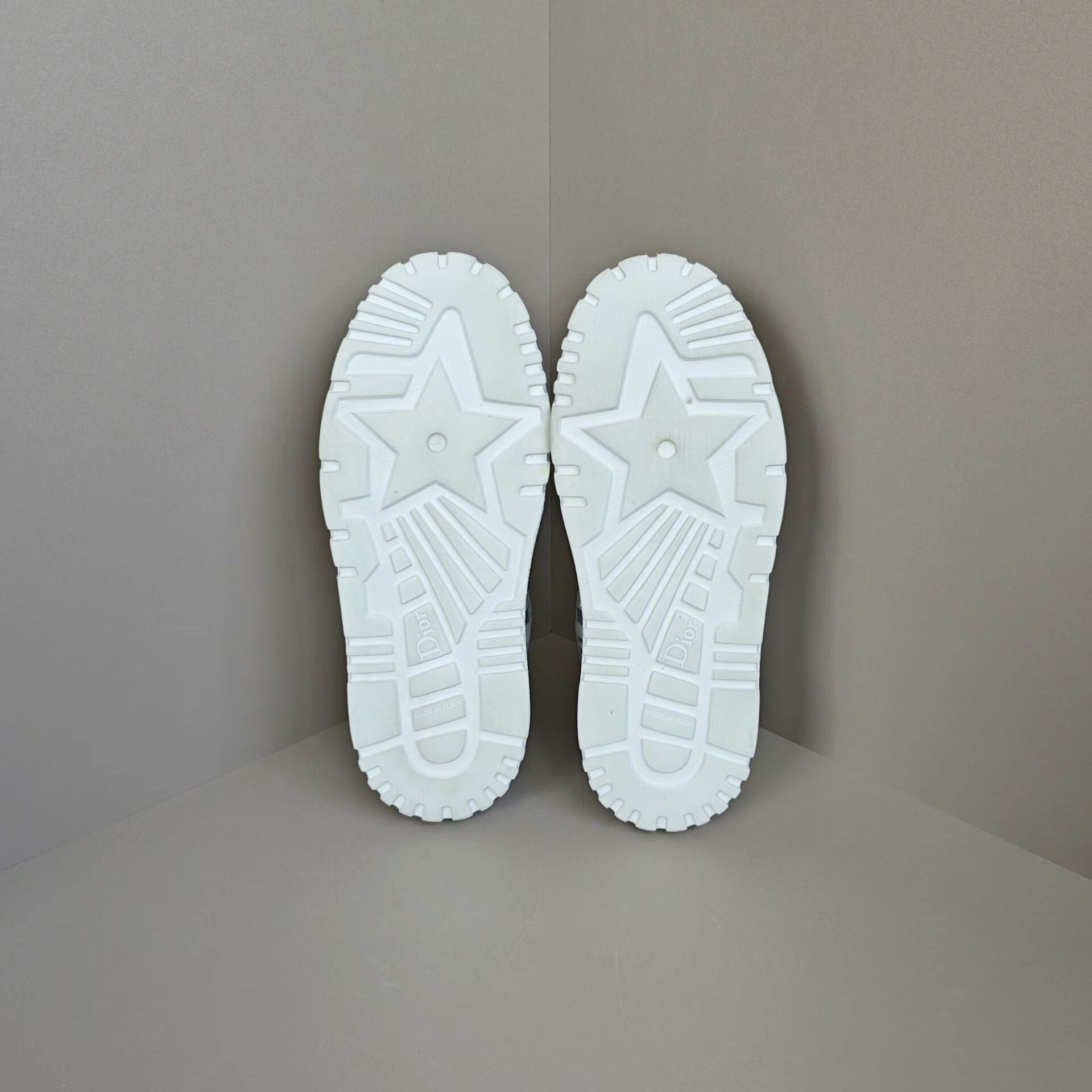 Dior Dior Lowtop Sneakers it_34-5 Women Size US 4.5 / IT 34.5 - 5 Thumbnail