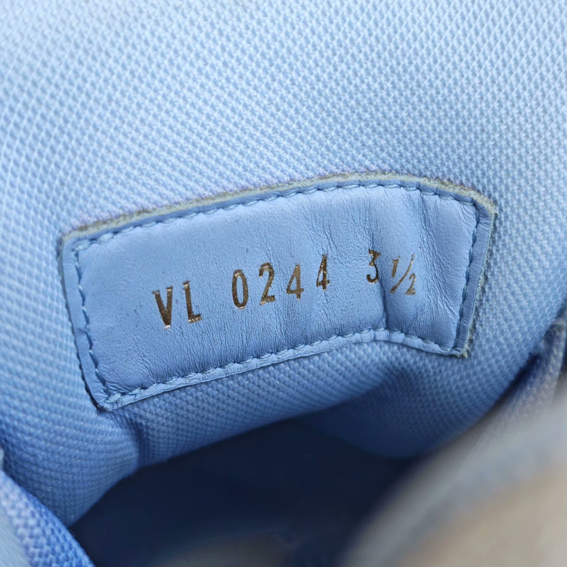 Louis Vuitton Louis Vuitton Training Blue Lowtop Sneakers us_7 Women Size US 7 / IT 37 - 6 Thumbnail