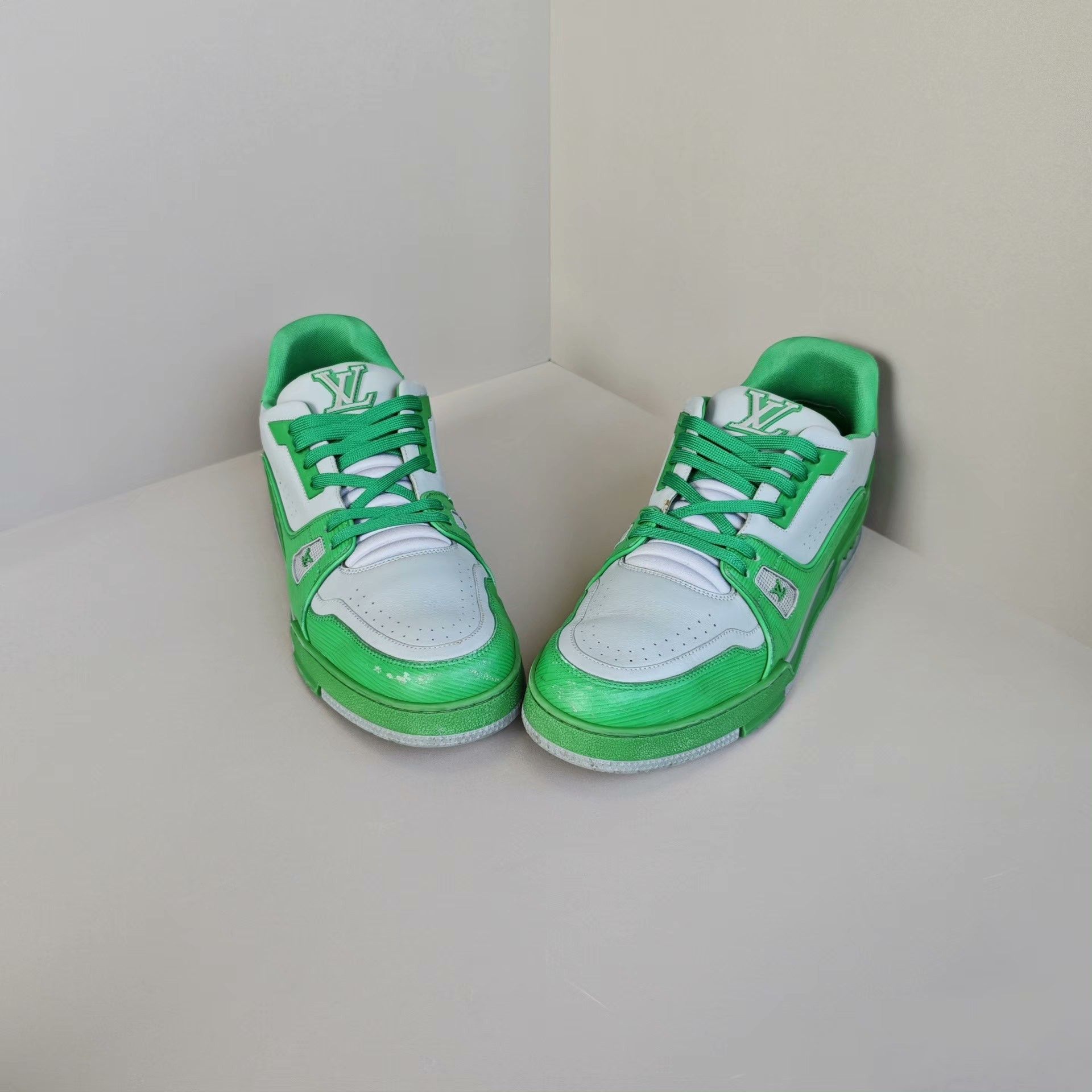 Louis Vuitton Louis Vuitton Training Green Lowtop Sneakers 12 Men Size US 12 / EU 45 - 2 Thumbnail