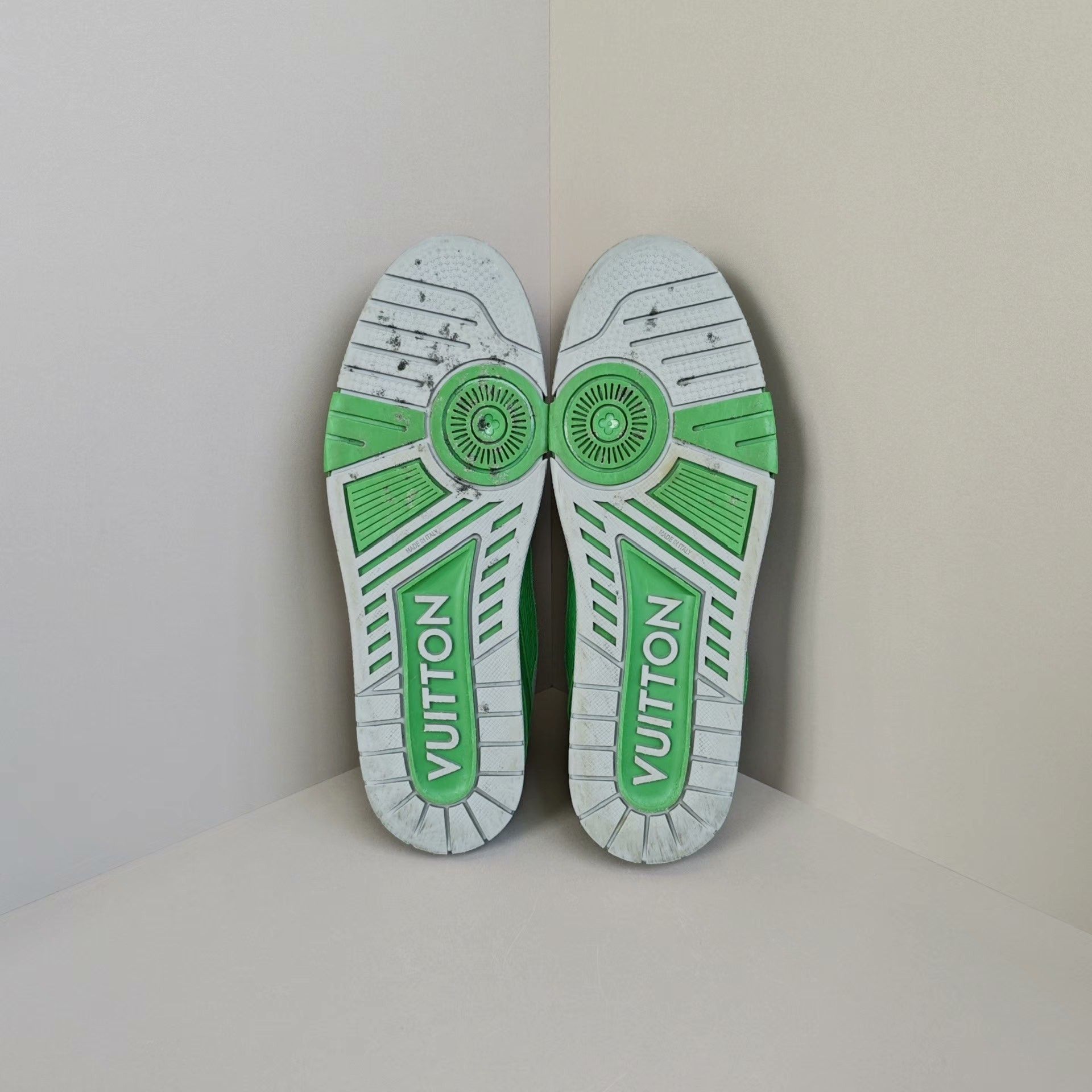 Louis Vuitton Louis Vuitton Training Green Lowtop Sneakers 12 Men Size US 12 / EU 45 - 5 Thumbnail