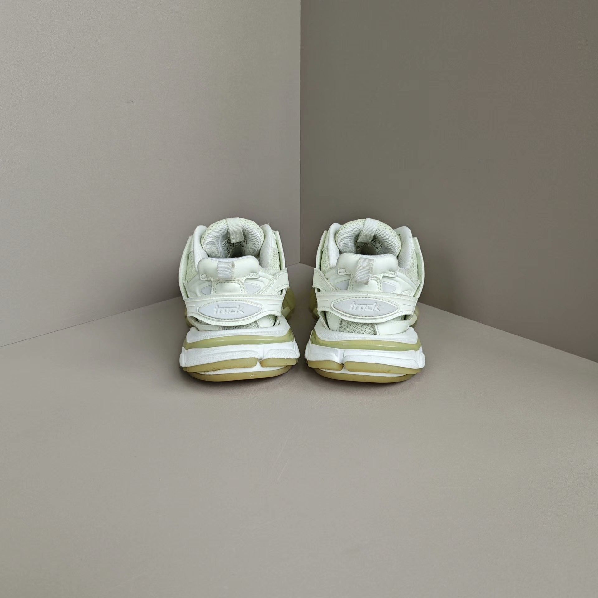 Balenciaga Balenciaga Glow Lowtop Sneakers us_7 Women Size US 7 / IT 37 - 3 Thumbnail