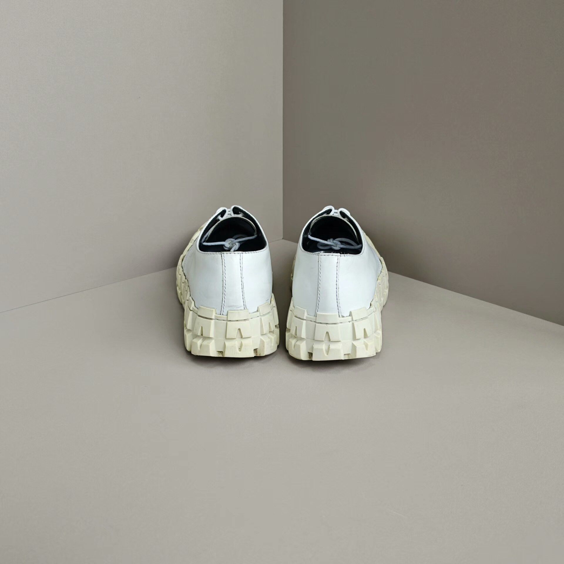 Prada Prada Lowtop Sneakers 10 Men Size US 10 / EU 43 - 3 Thumbnail
