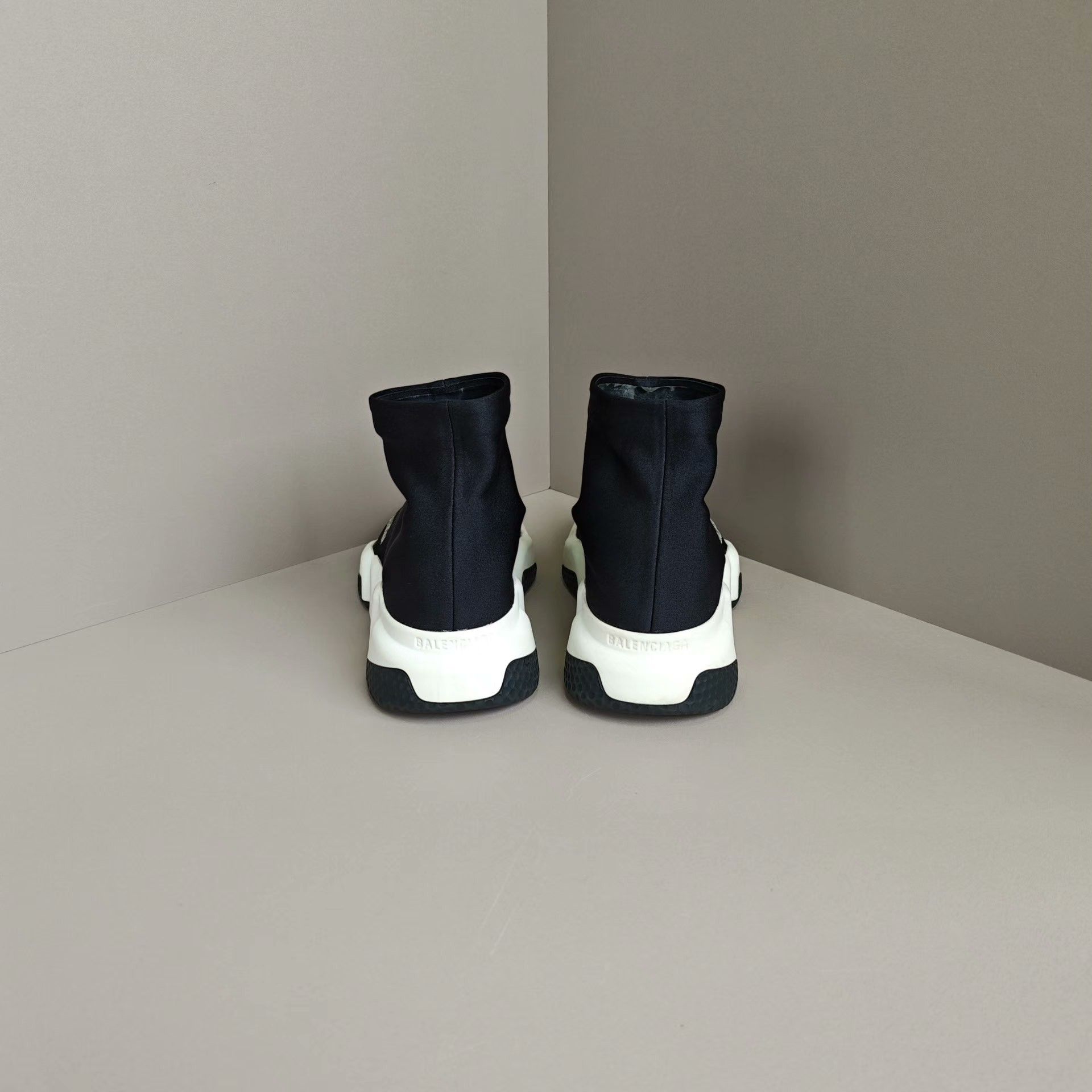 Balenciaga Balenciaga Hitop Sneakers us_5 Women Size US 5 / IT 35 - 3 Thumbnail