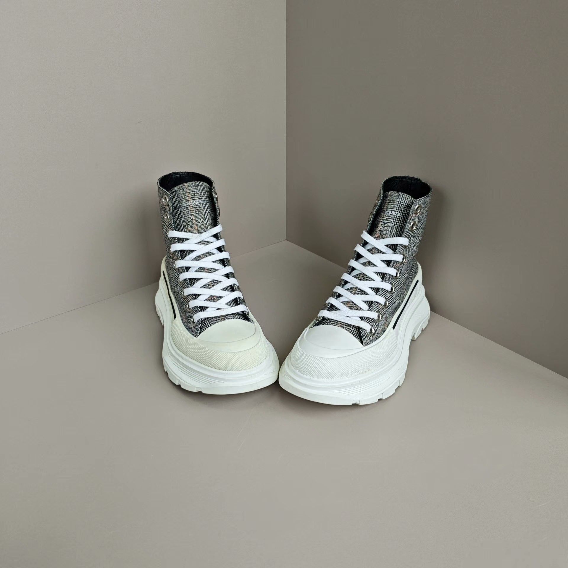 Alexander McQueen Alexander McQueen Boots us_7 Women Size US 7 / IT 37 - 2 Thumbnail