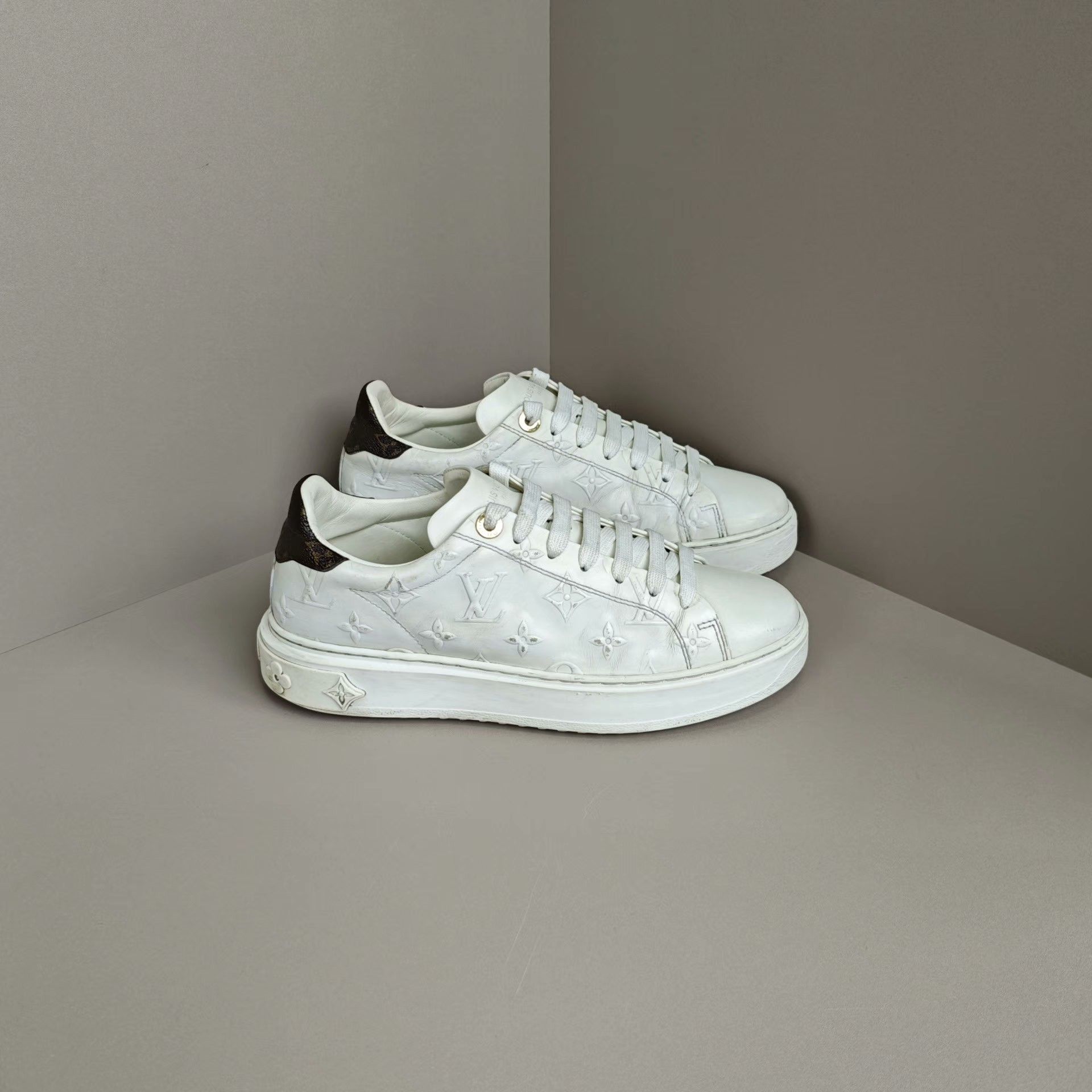 Louis Vuitton Louis Vuitton Lowtop Sneakers us_8 Women Size US 8 / IT 38 - 4 Thumbnail