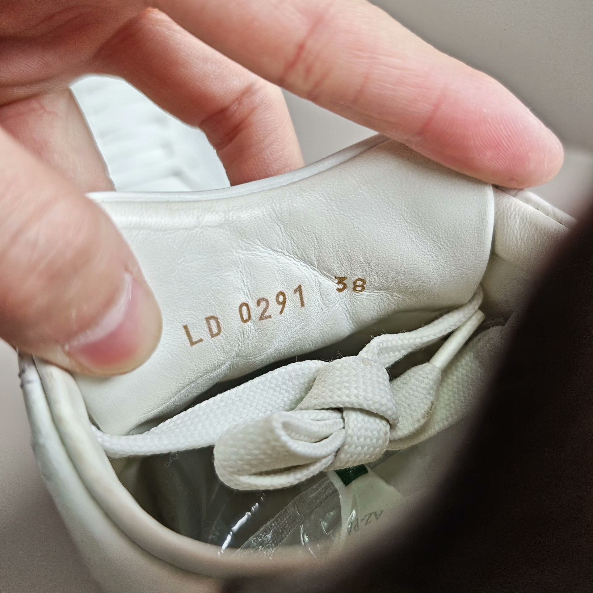 Louis Vuitton Louis Vuitton Lowtop Sneakers us_8 Women Size US 8 / IT 38 - 6 Thumbnail