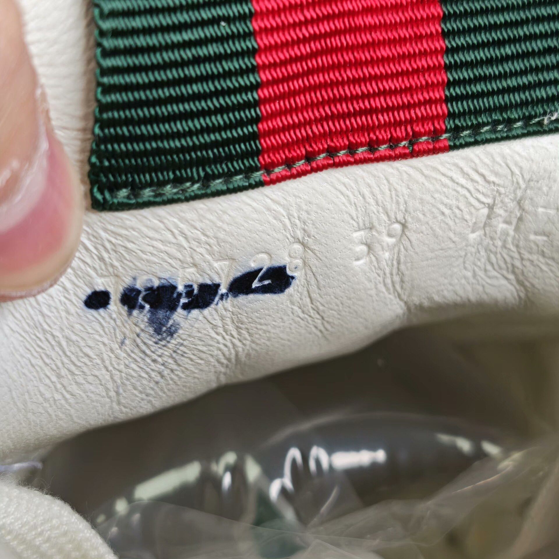 Gucci Gucci Lowtop Sneakers us_9 Women Size US 9 / IT 39 - 6 Thumbnail