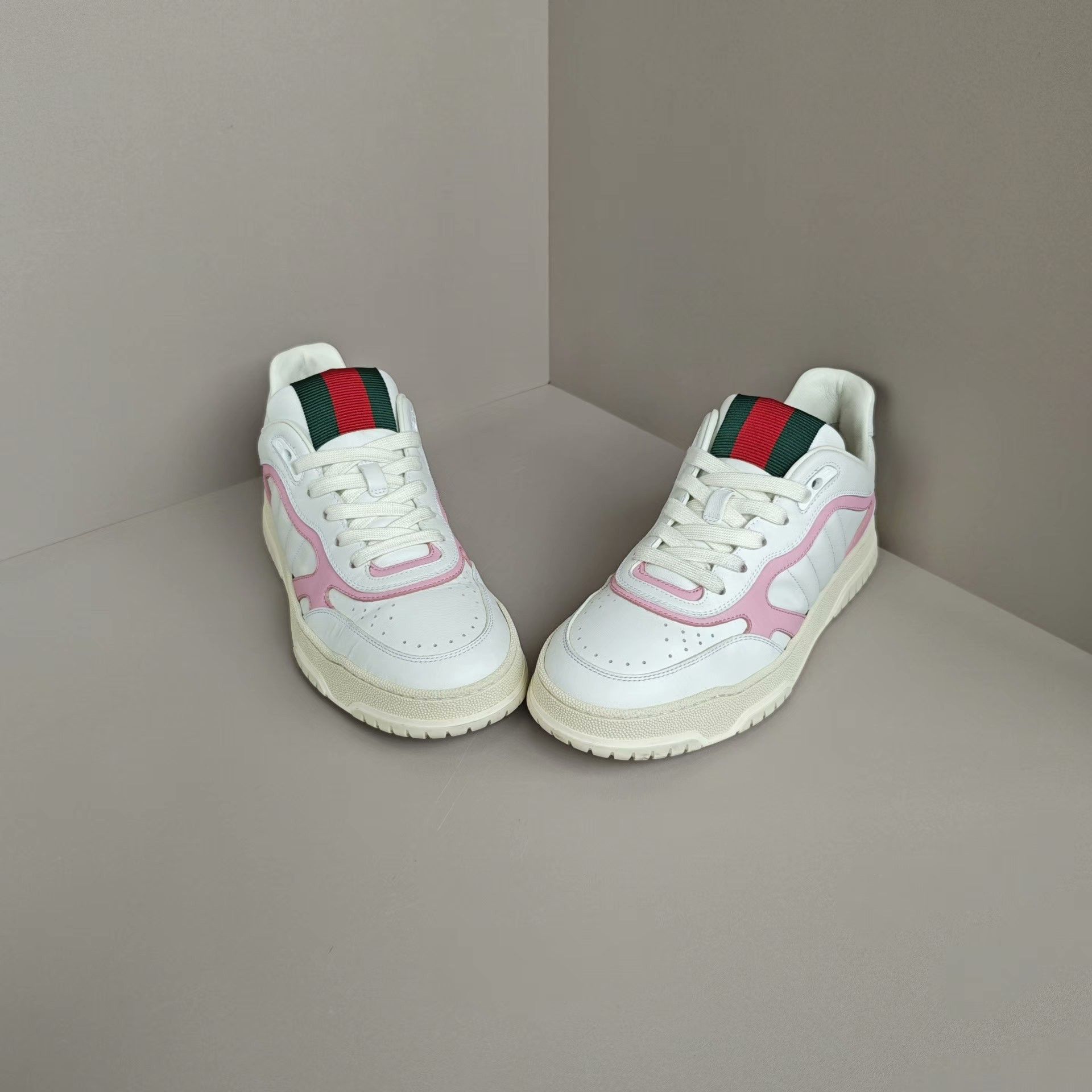 Gucci Gucci Lowtop Sneakers us_9 Women Size US 9 / IT 39 - 2 Thumbnail