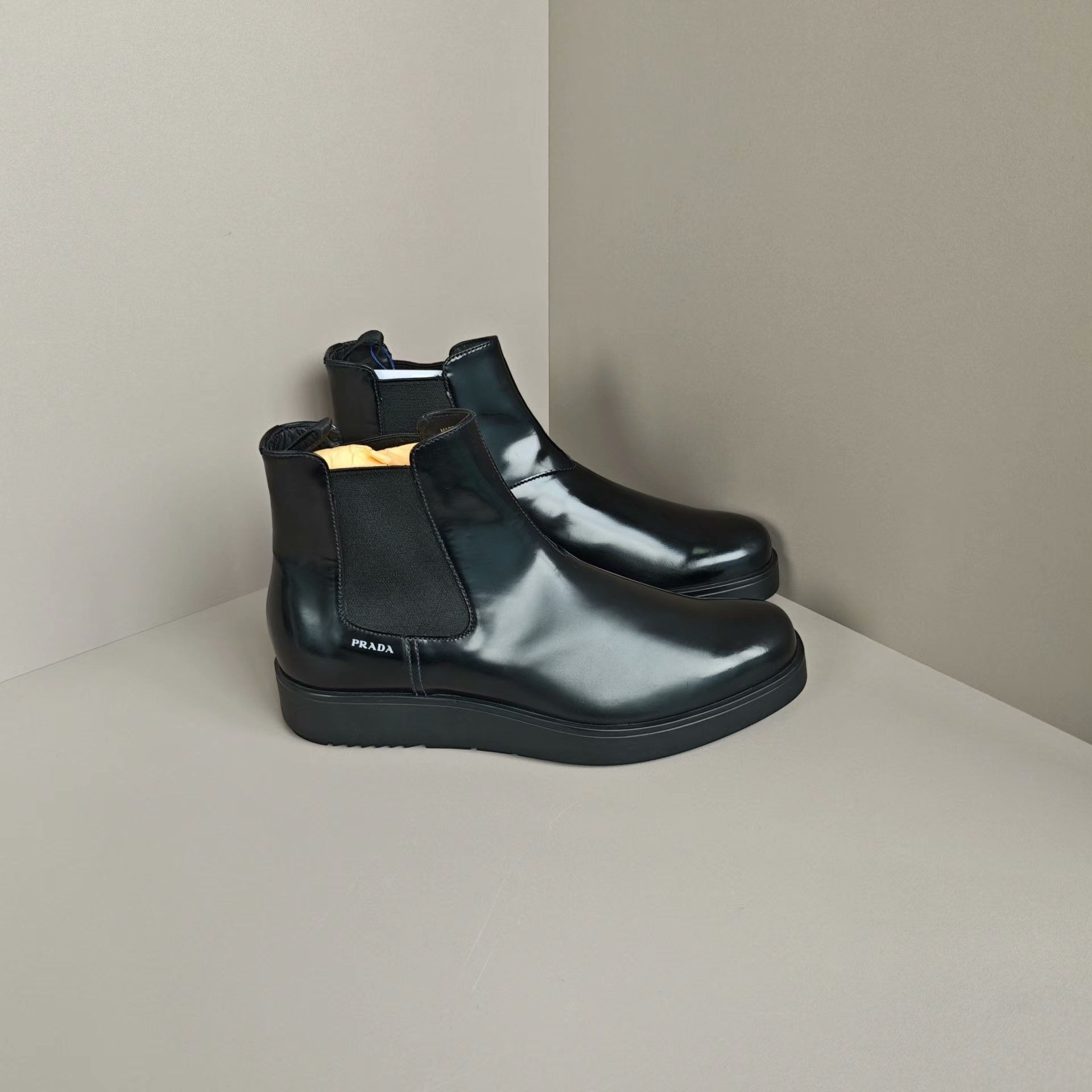 Prada Prada Lowtop Sneakers us_10 Women Size US 10 / IT 40 - 4 Thumbnail