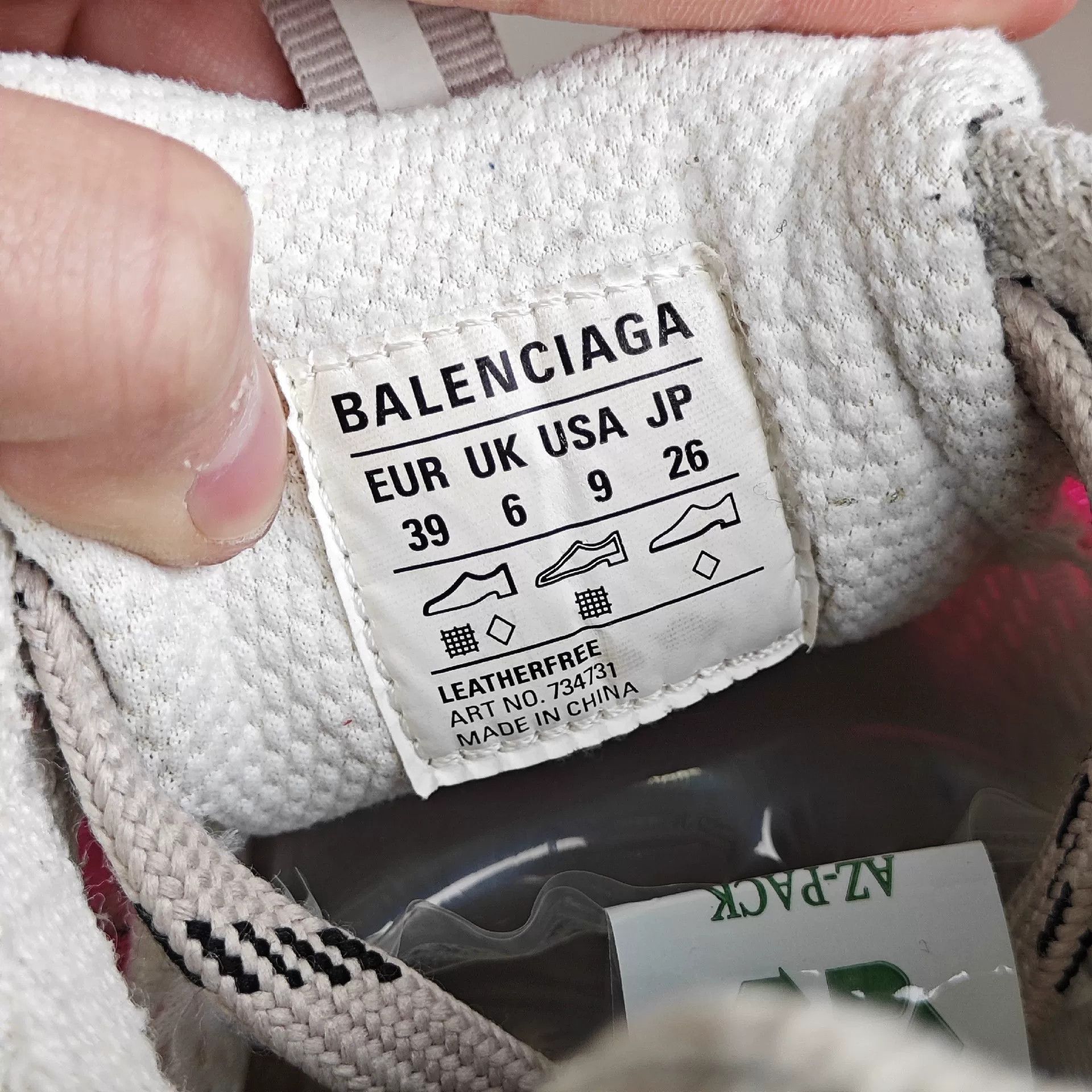 Balenciaga Balenciaga Distressed Lowtop Sneakers 6 Men Size US 6 / EU 39 - 6 Thumbnail