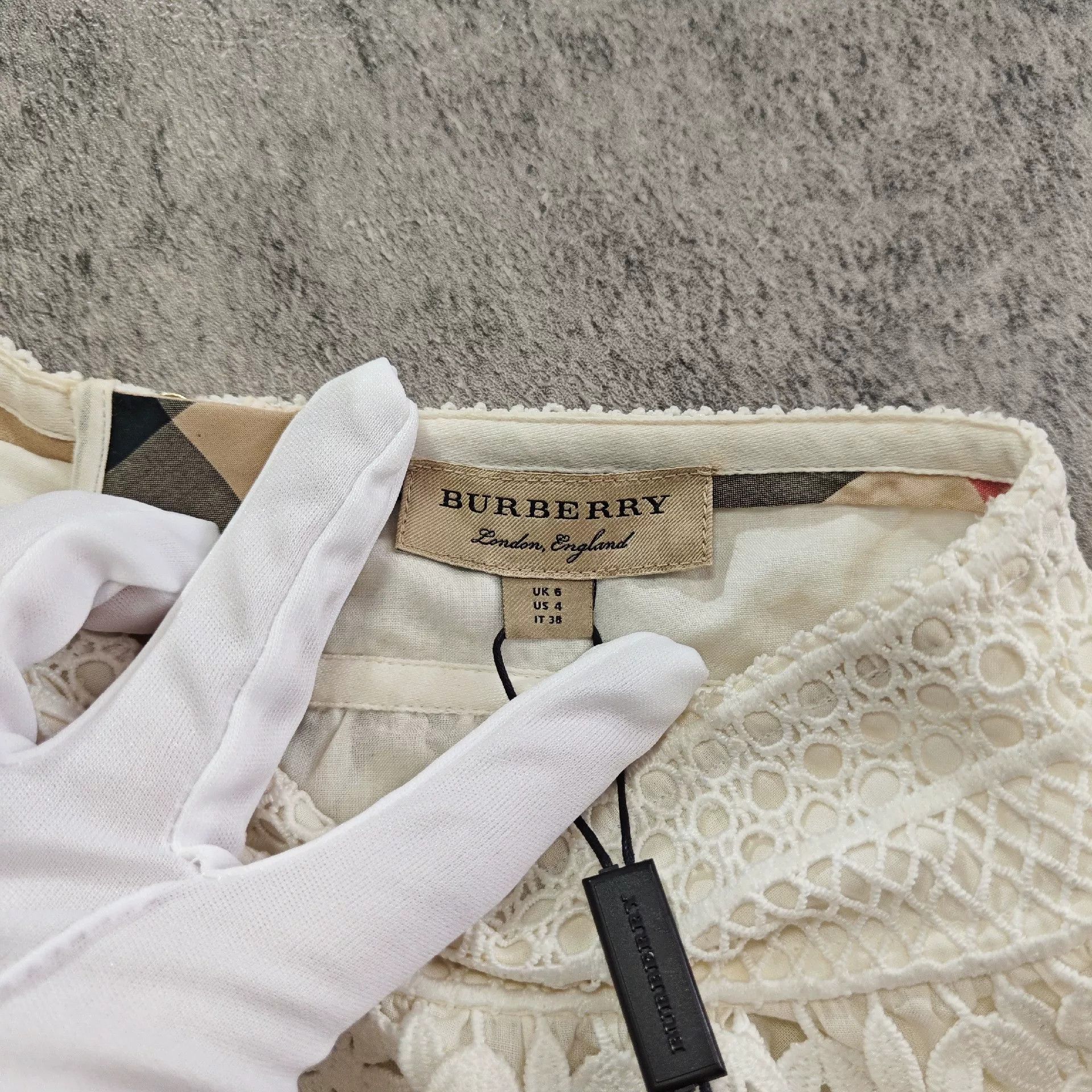 Burberry Burberry Floral White Skirt us_6 Women Size 28" / US 6 / IT 42 - 3 Thumbnail