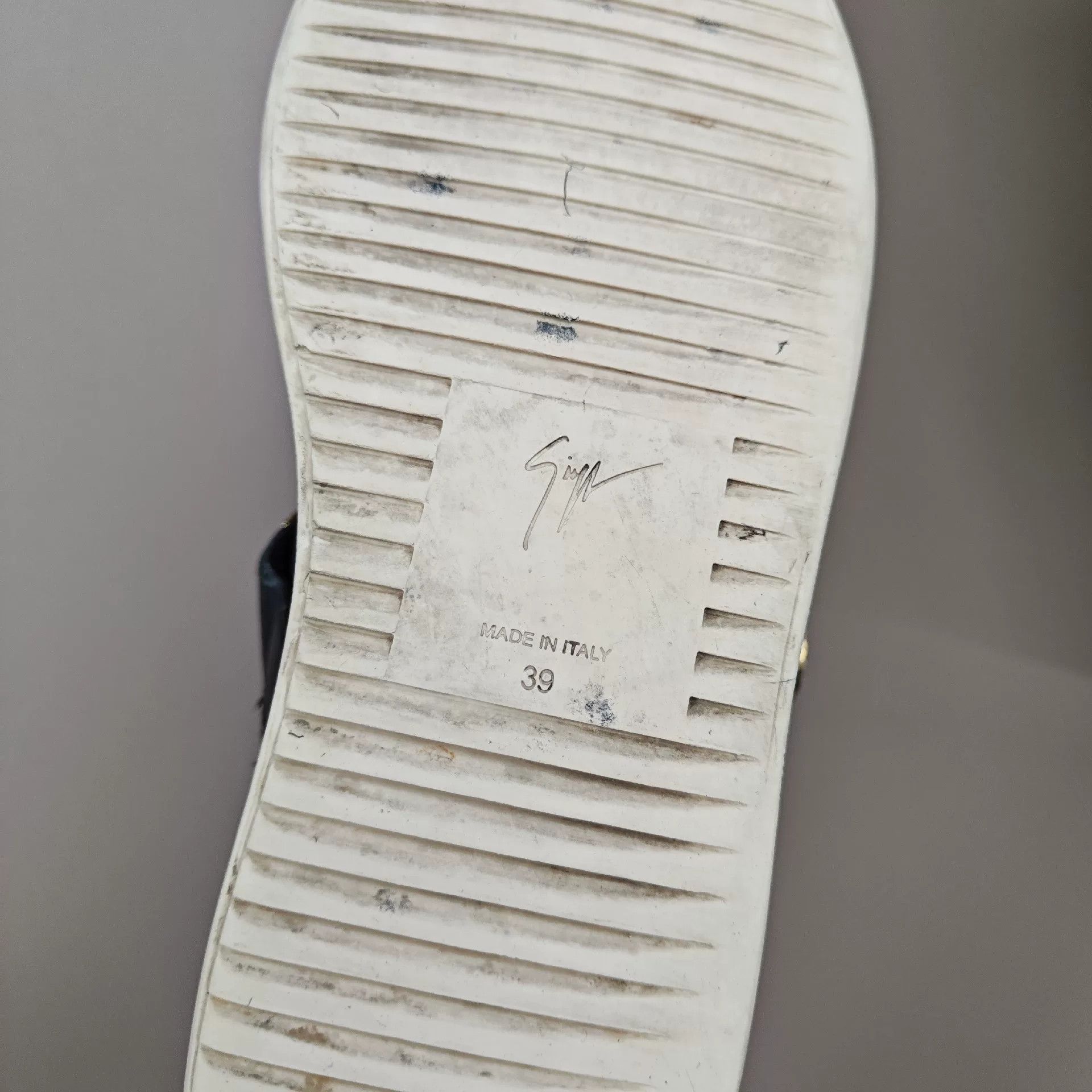 Giuseppe Zanotti Giuseppe Zanotti Casual Gold Lowtop Sneakers us_9 Women Size US 9 / IT 39 - 6 Thumbnail