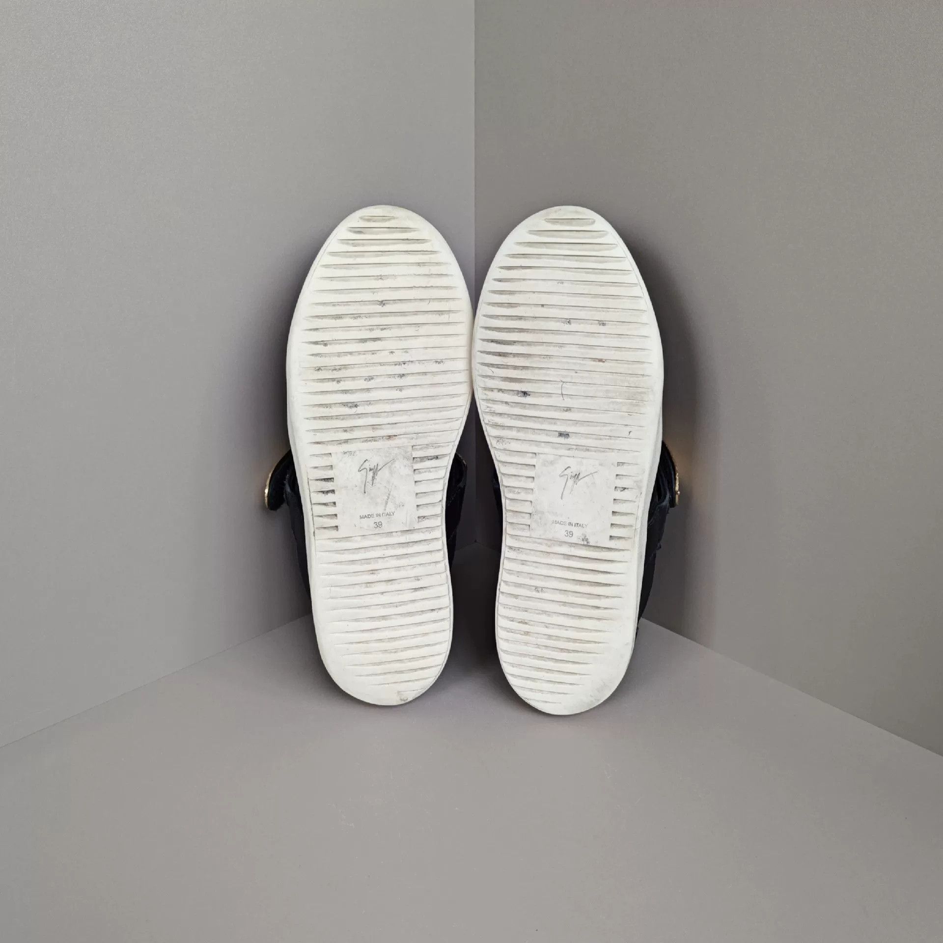 Giuseppe Zanotti Giuseppe Zanotti Casual Gold Lowtop Sneakers us_9 Women Size US 9 / IT 39 - 5 Thumbnail