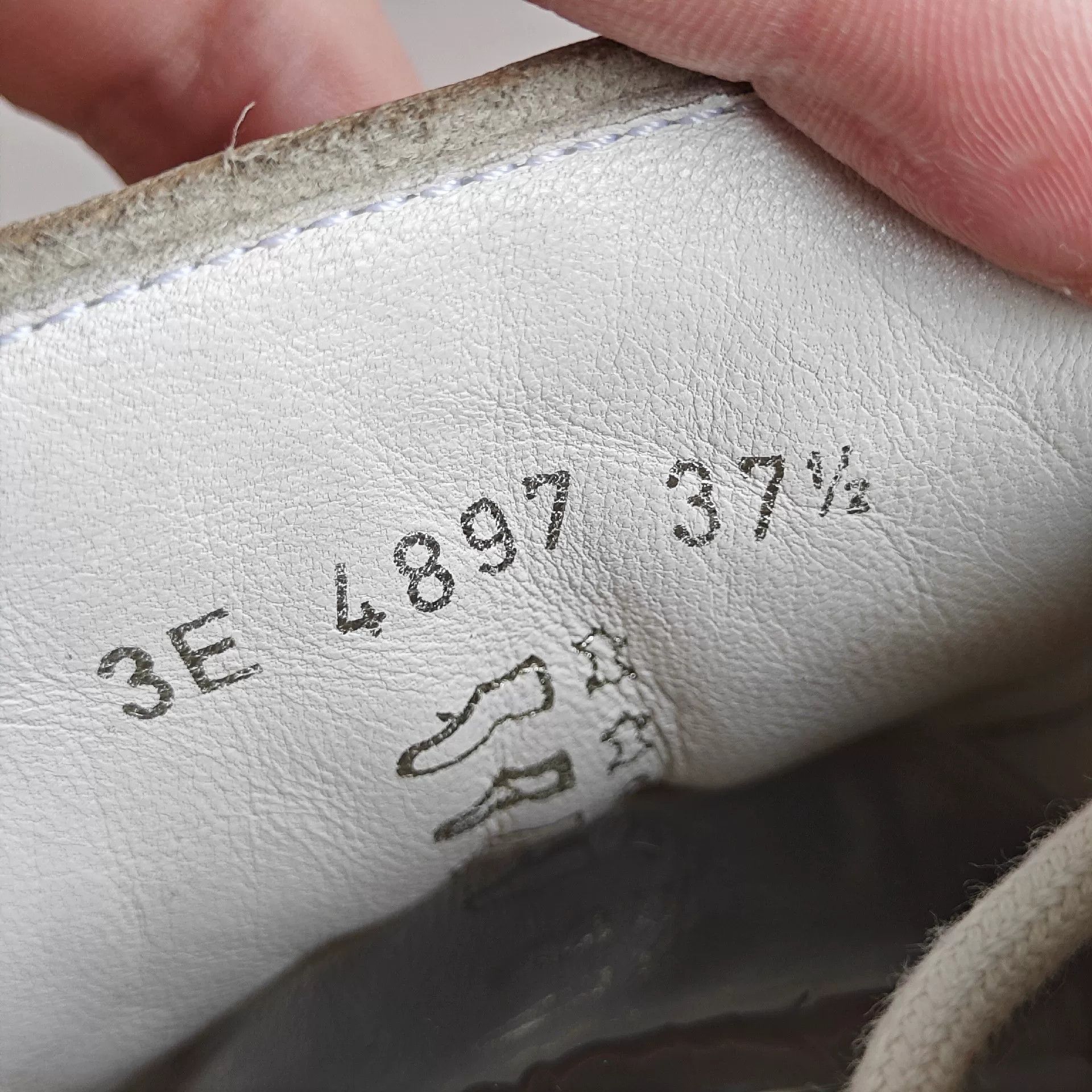 Prada Prada Casual Lowtop Sneakers us_7 Women Size US 7 / IT 37 - 6 Thumbnail