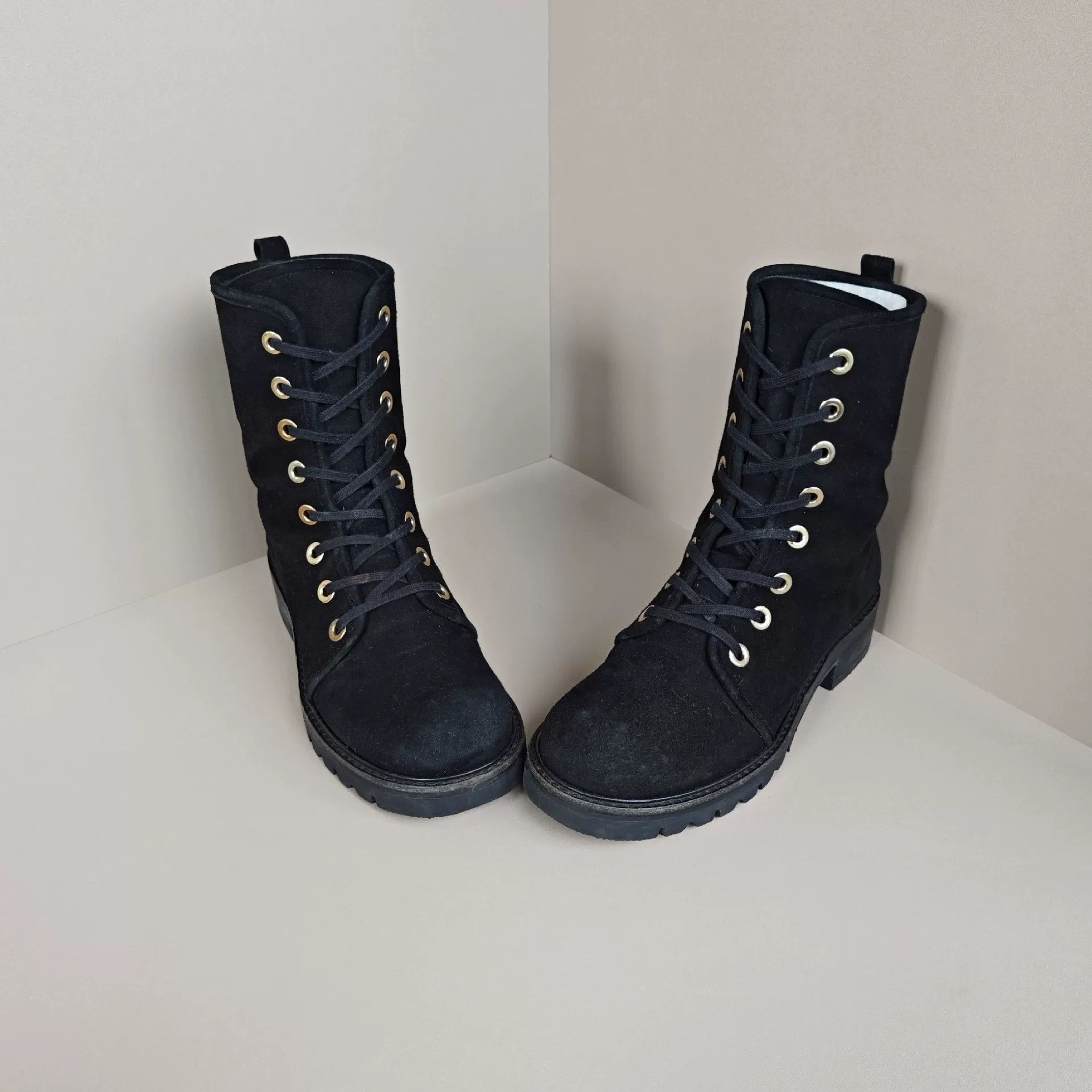 Stuart Weitzman Stuart Weitzman Velvet Boots us_7 Women Size US 7 / IT 37 - 2 Thumbnail