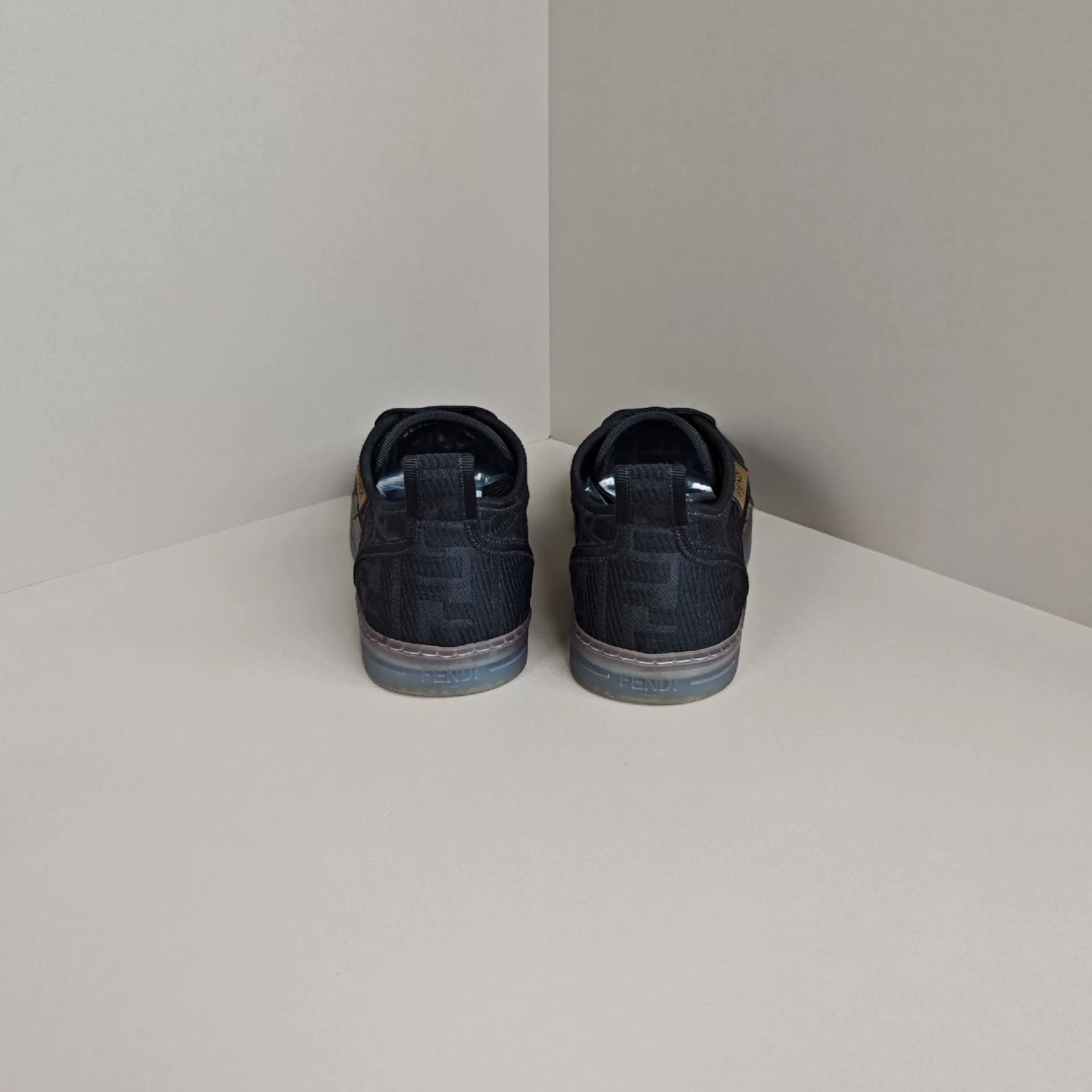 Fendi Fendi Lowtop Sneakers us_7 Women Size US 7 / IT 37 - 3 Thumbnail
