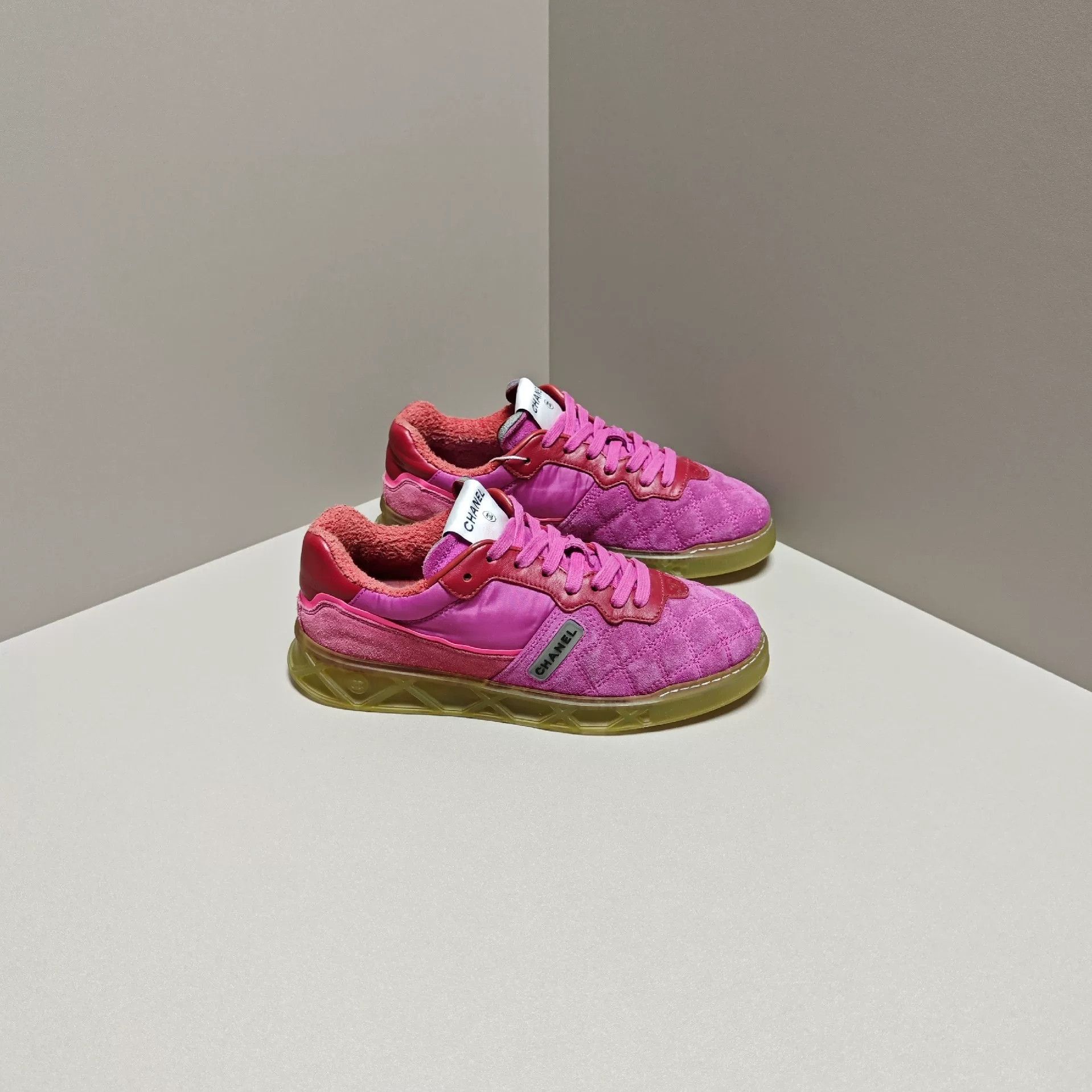 Chanel Chanel Lowtop Sneakers us_5 Women Size US 5 / IT 35 - 4 Thumbnail