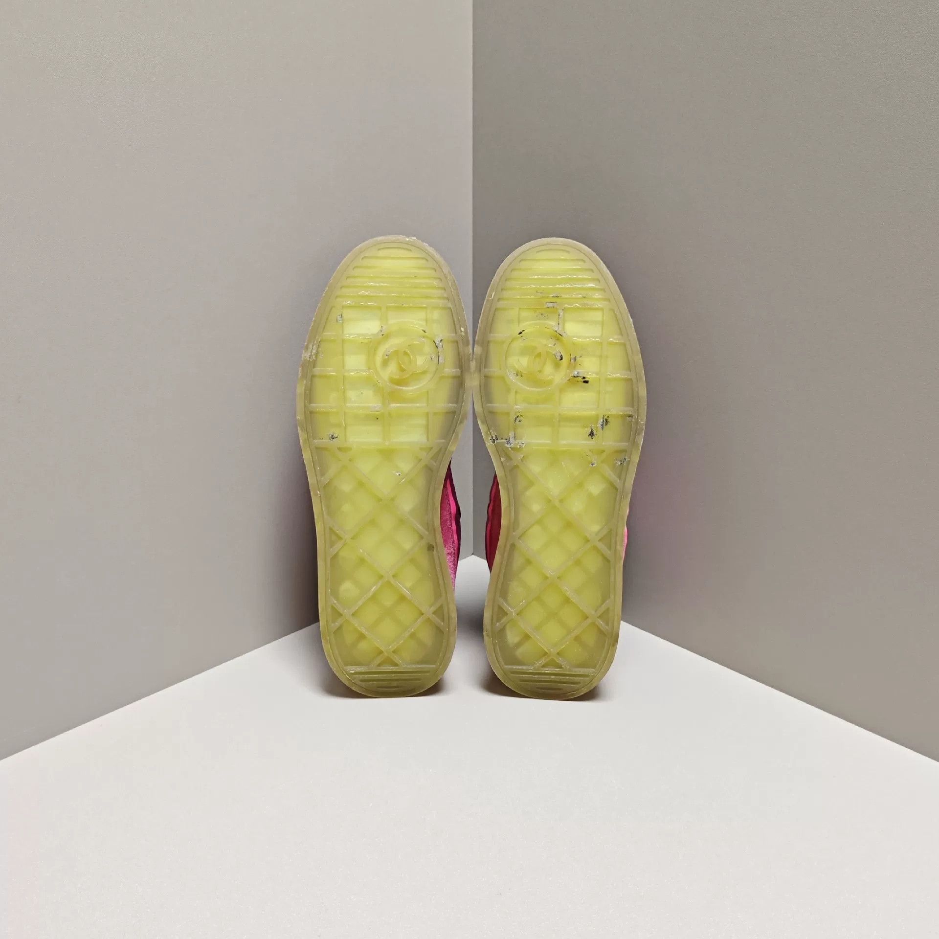 Chanel Chanel Lowtop Sneakers us_5 Women Size US 5 / IT 35 - 5 Thumbnail