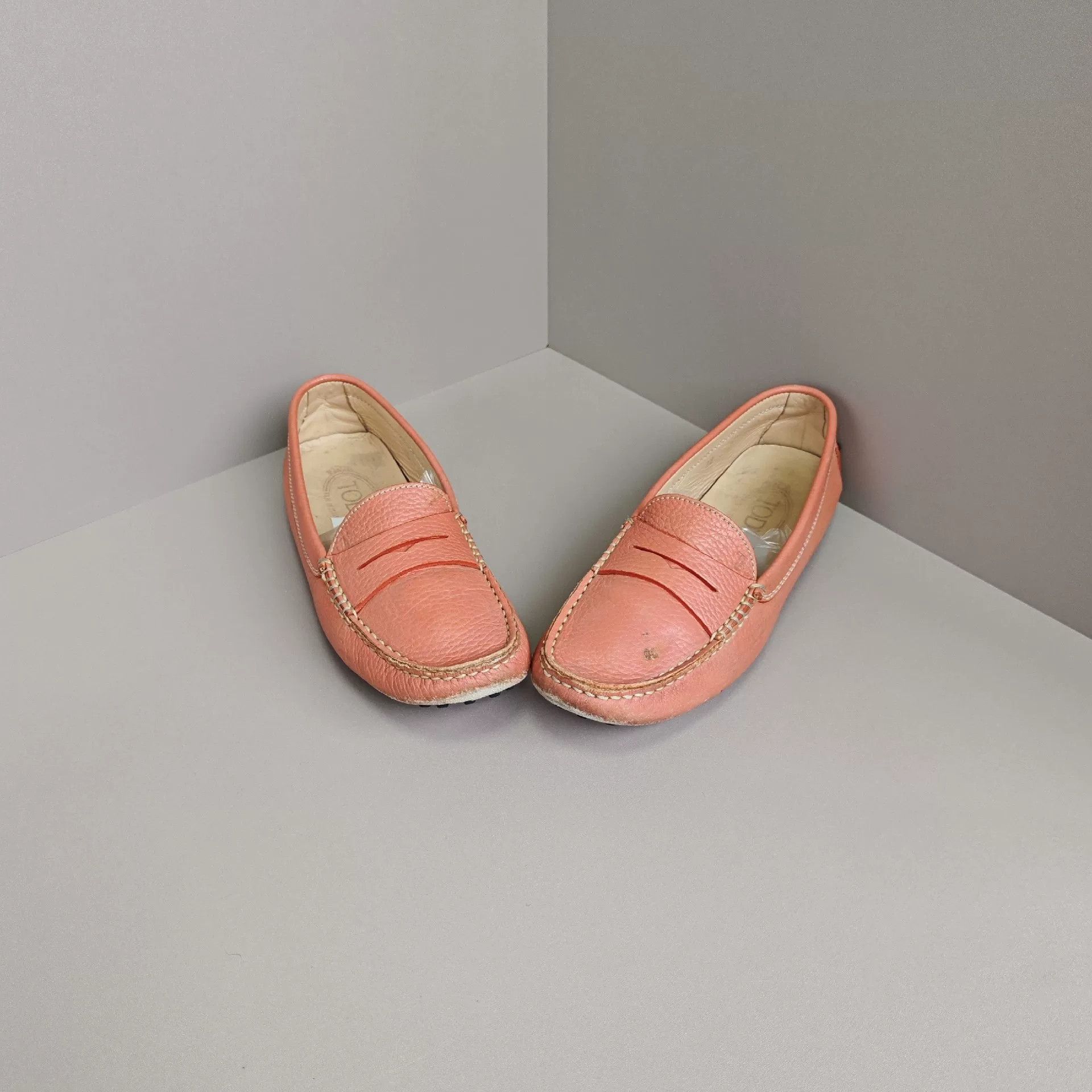 Tod's Tod's Lowtop Sneakers us_8 Women Size US 8 / IT 38 - 2 Thumbnail