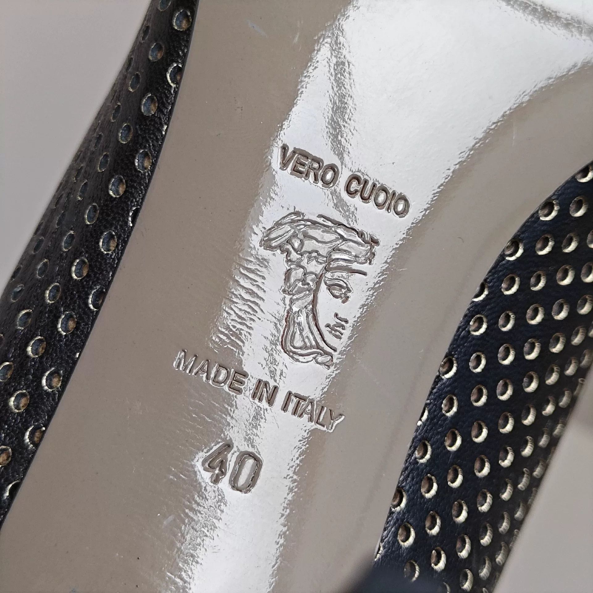 Versace Versace Gold Lowtop Sneakers us_10 Women Size US 10 / IT 40 - 6 Thumbnail