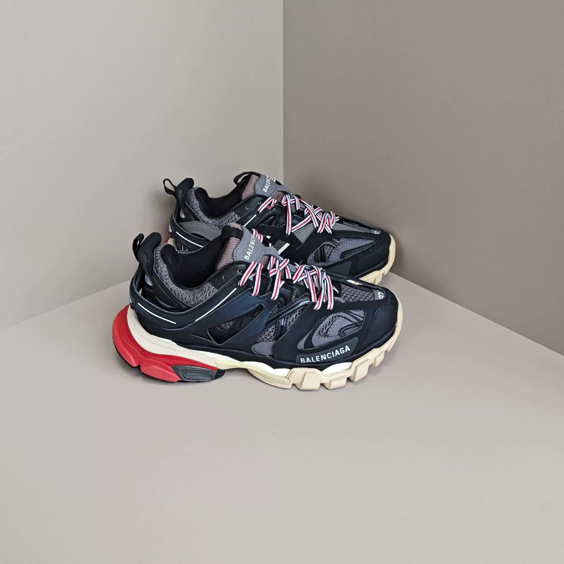 Balenciaga Balenciaga Lowtop Sneakers us_7 Women Size US 7 / IT 37 - 4 Thumbnail
