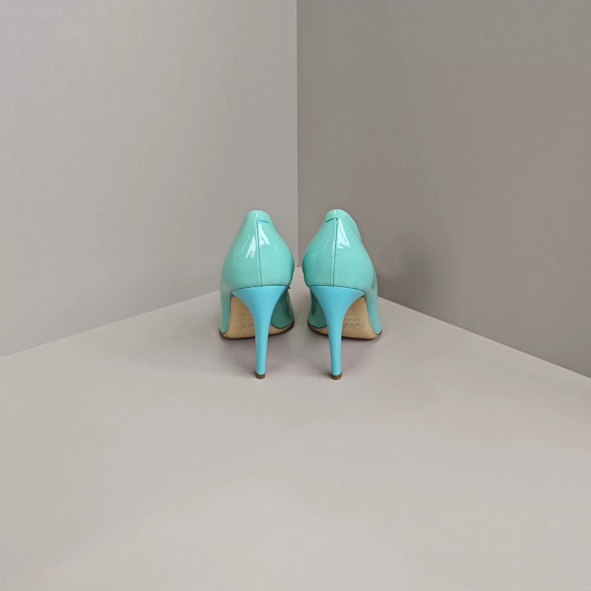 Roger Vivier Roger Vivier Lowtop Sneakers us_7 Women Size US 7 / IT 37 - 3 Thumbnail
