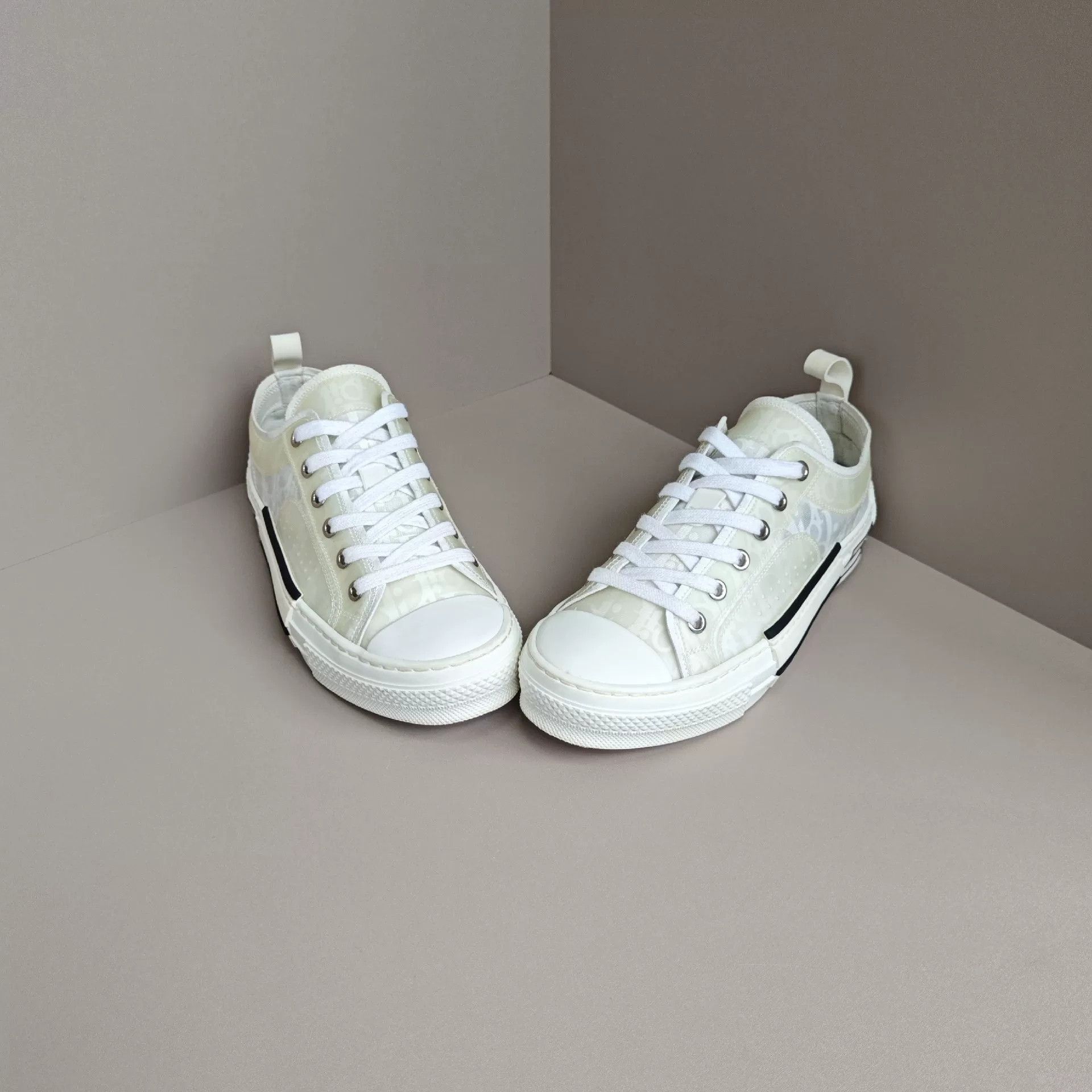 Dior Dior Lowtop Sneakers us_7 Women Size US 7 / IT 37 - 2 Thumbnail