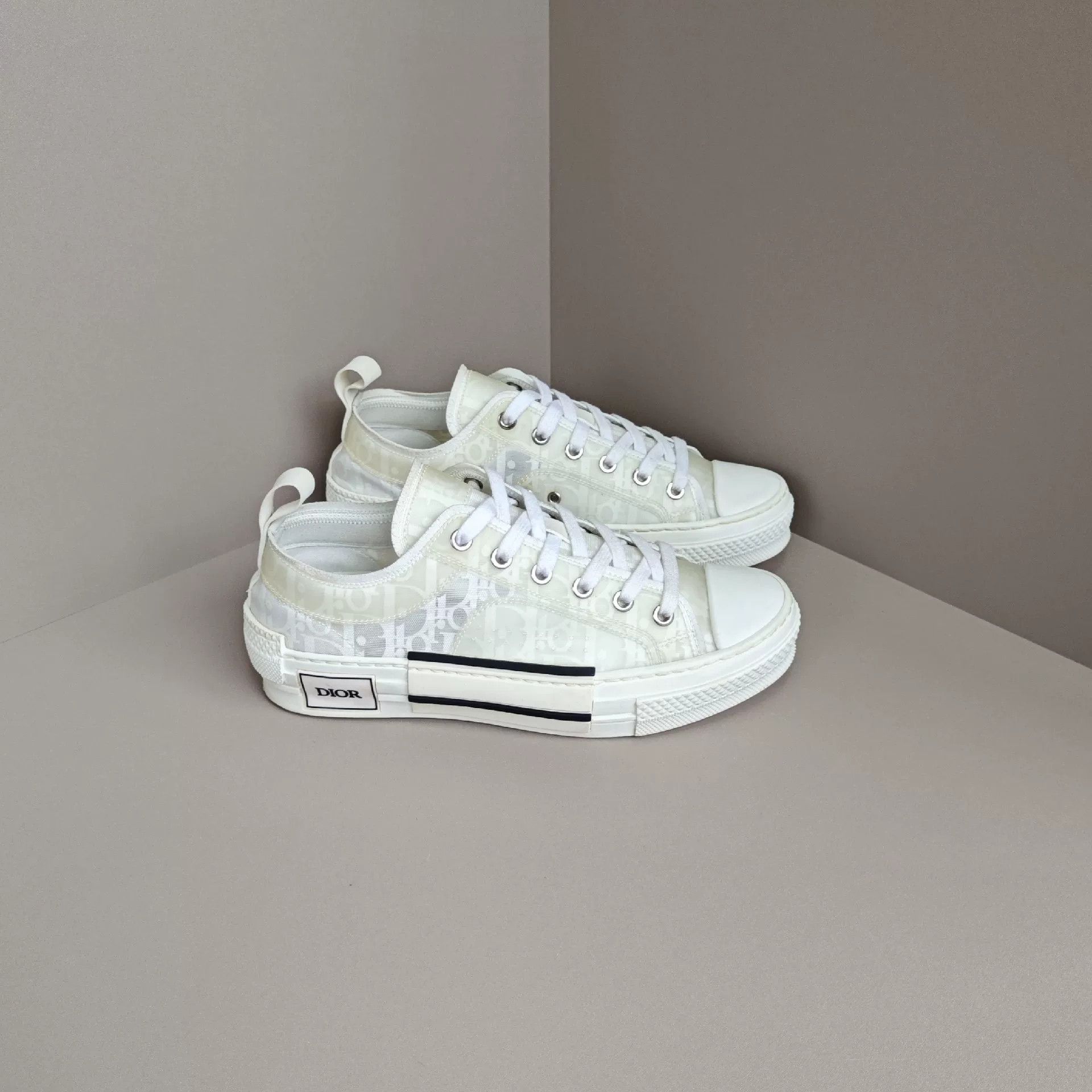 Dior Dior Lowtop Sneakers us_7 Women Size US 7 / IT 37 - 4 Thumbnail