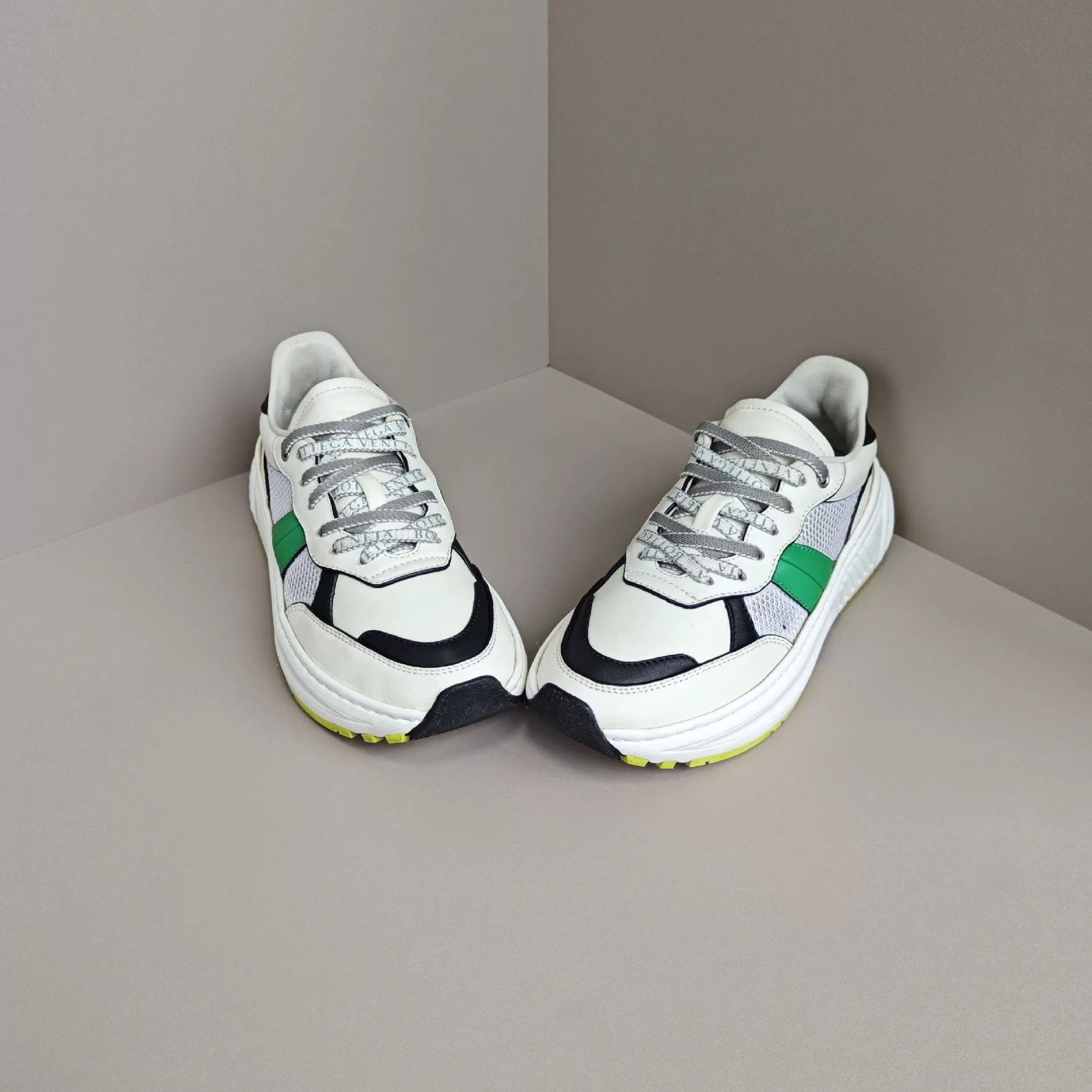 Bottega Veneta Bottega Veneta Casual Lowtop Sneakers us_8 Women Size US 8 / IT 38 - 2 Thumbnail