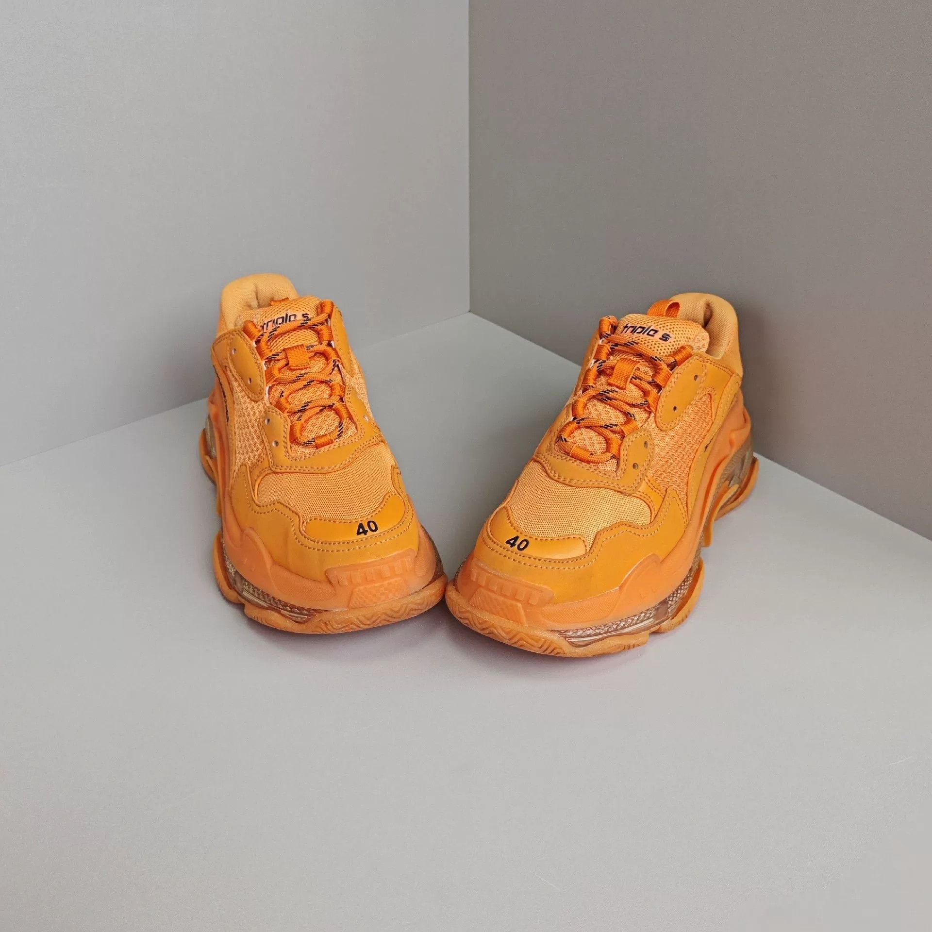 Balenciaga Balenciaga Lowtop Sneakers 7 Men Size US 7 / EU 40 - 2 Thumbnail
