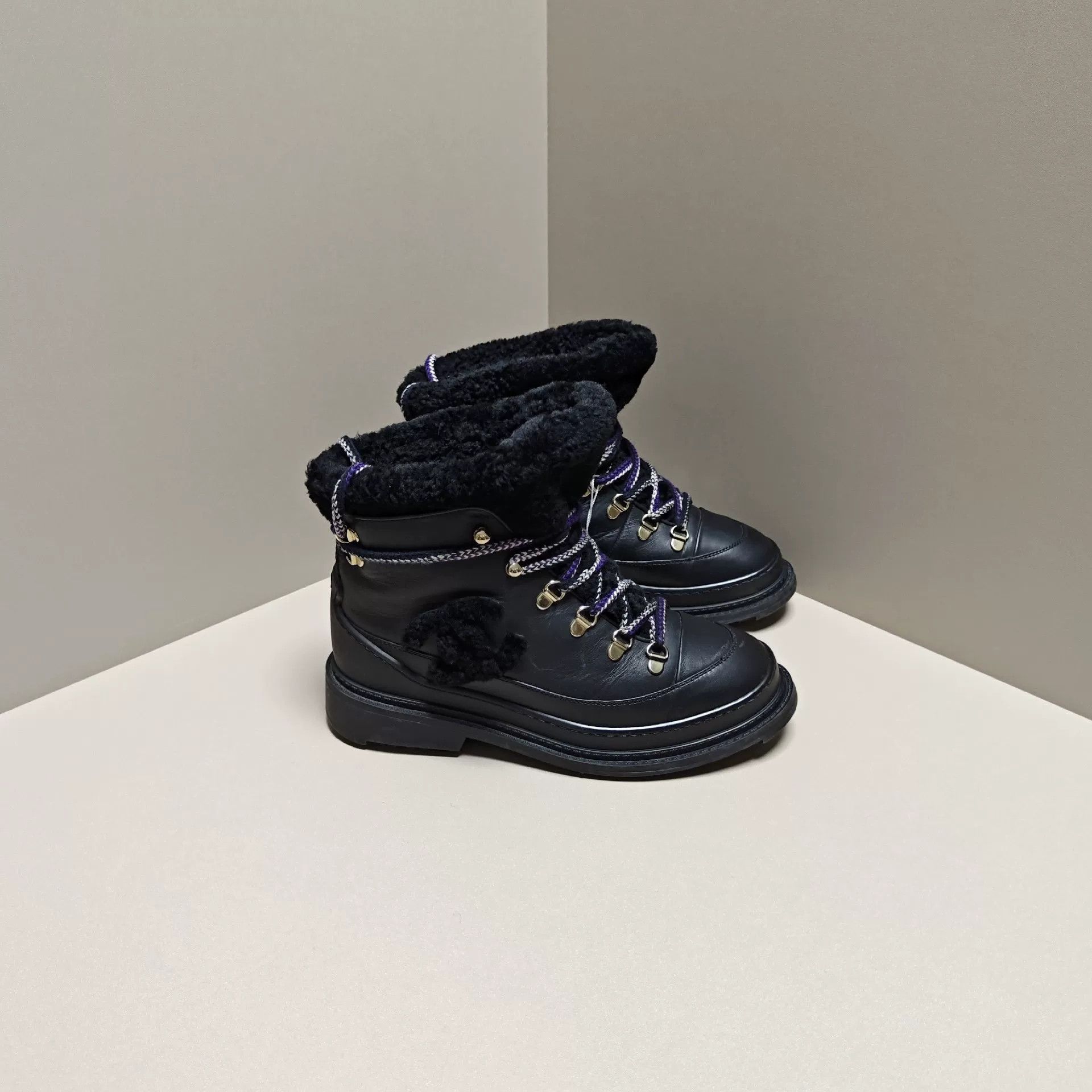 Chanel Chanel Boots us_8 Women Size US 8 / IT 38 - 4 Thumbnail