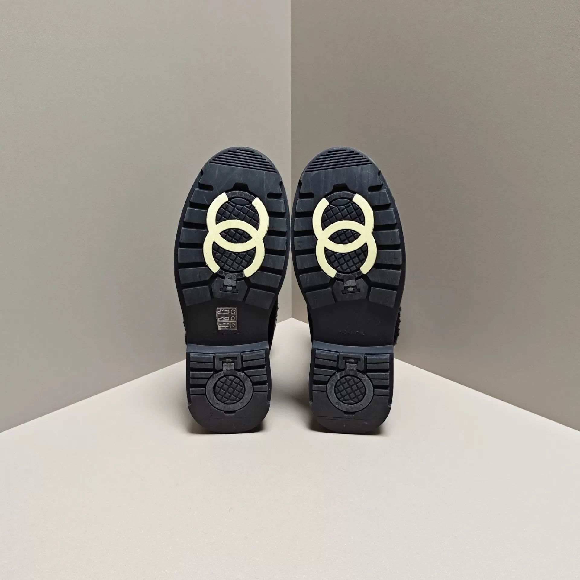 Chanel Chanel Boots us_8 Women Size US 8 / IT 38 - 5 Thumbnail