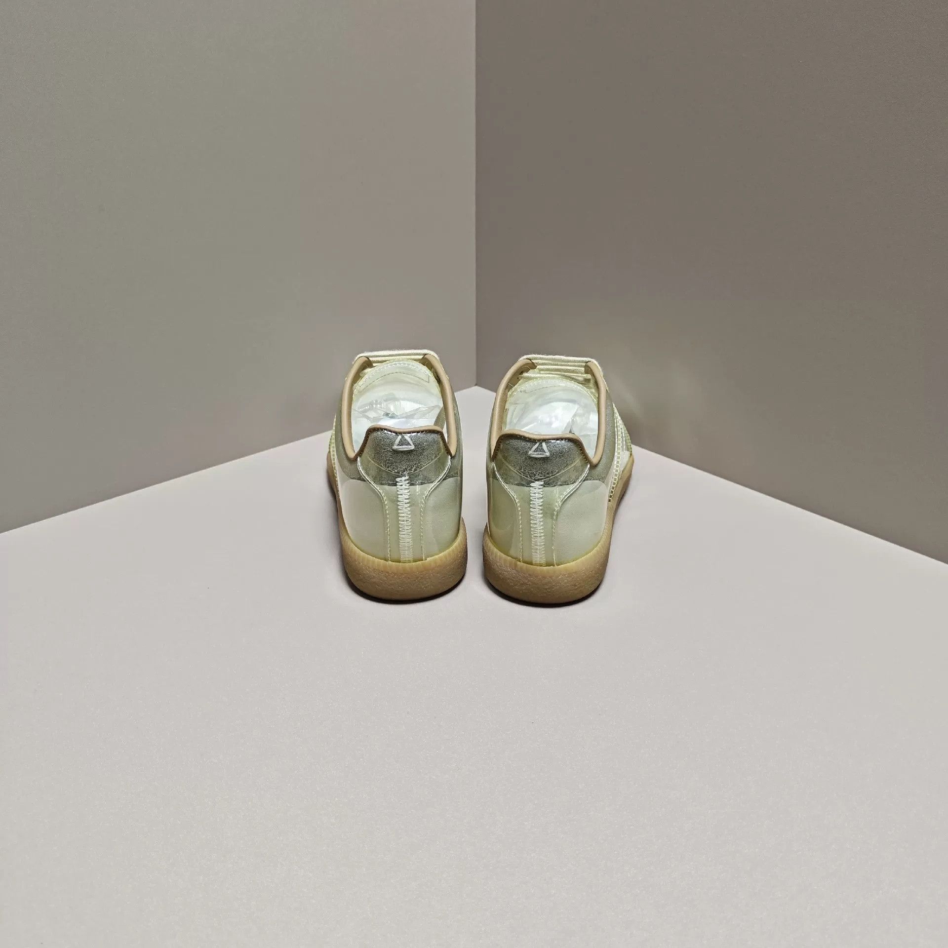 Maison Margiela Maison Margiela Lowtop Sneakers 5.5 Men Size US 5.5 / EU 38 - 3 Thumbnail