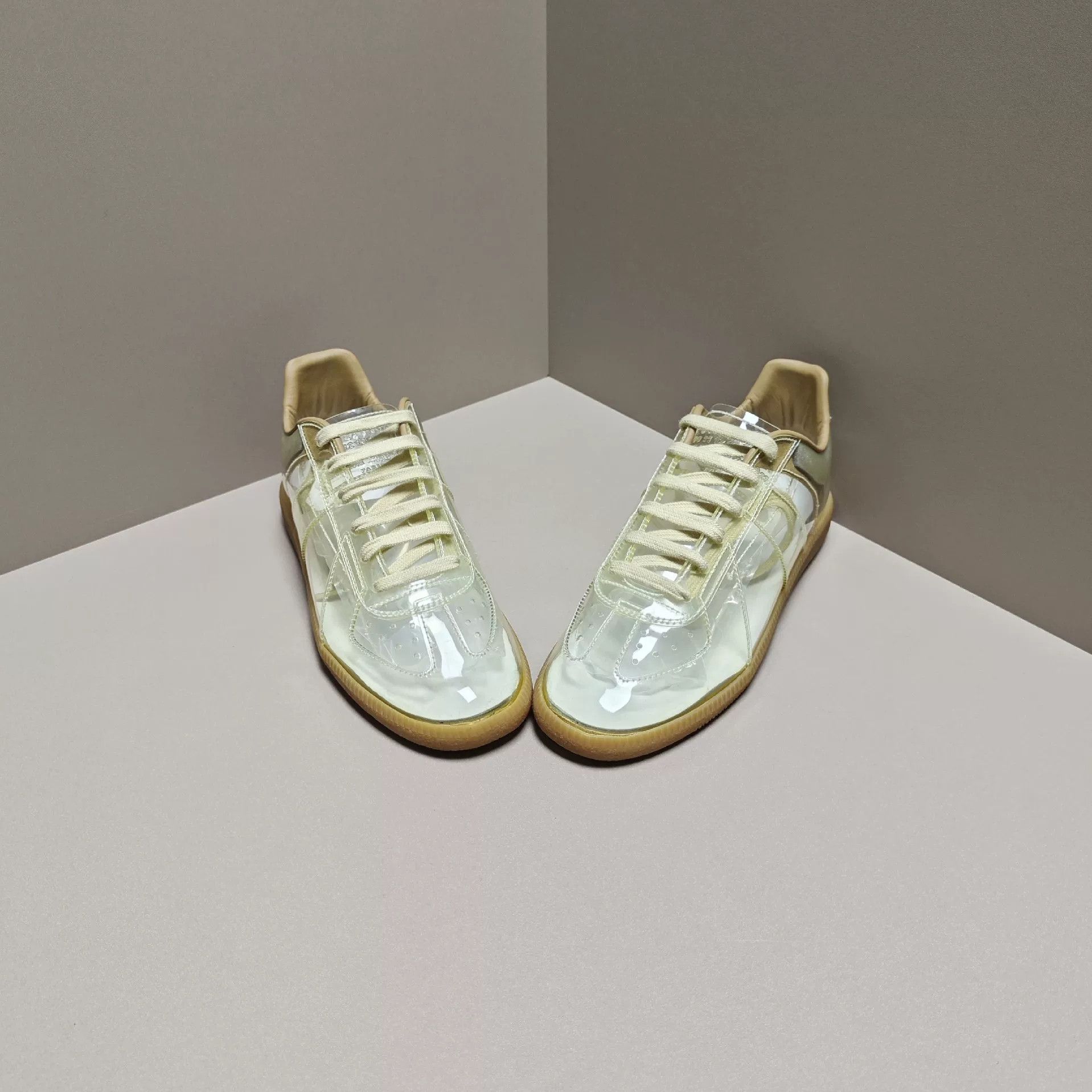Maison Margiela Maison Margiela Lowtop Sneakers 5.5 Men Size US 5.5 / EU 38 - 2 Thumbnail