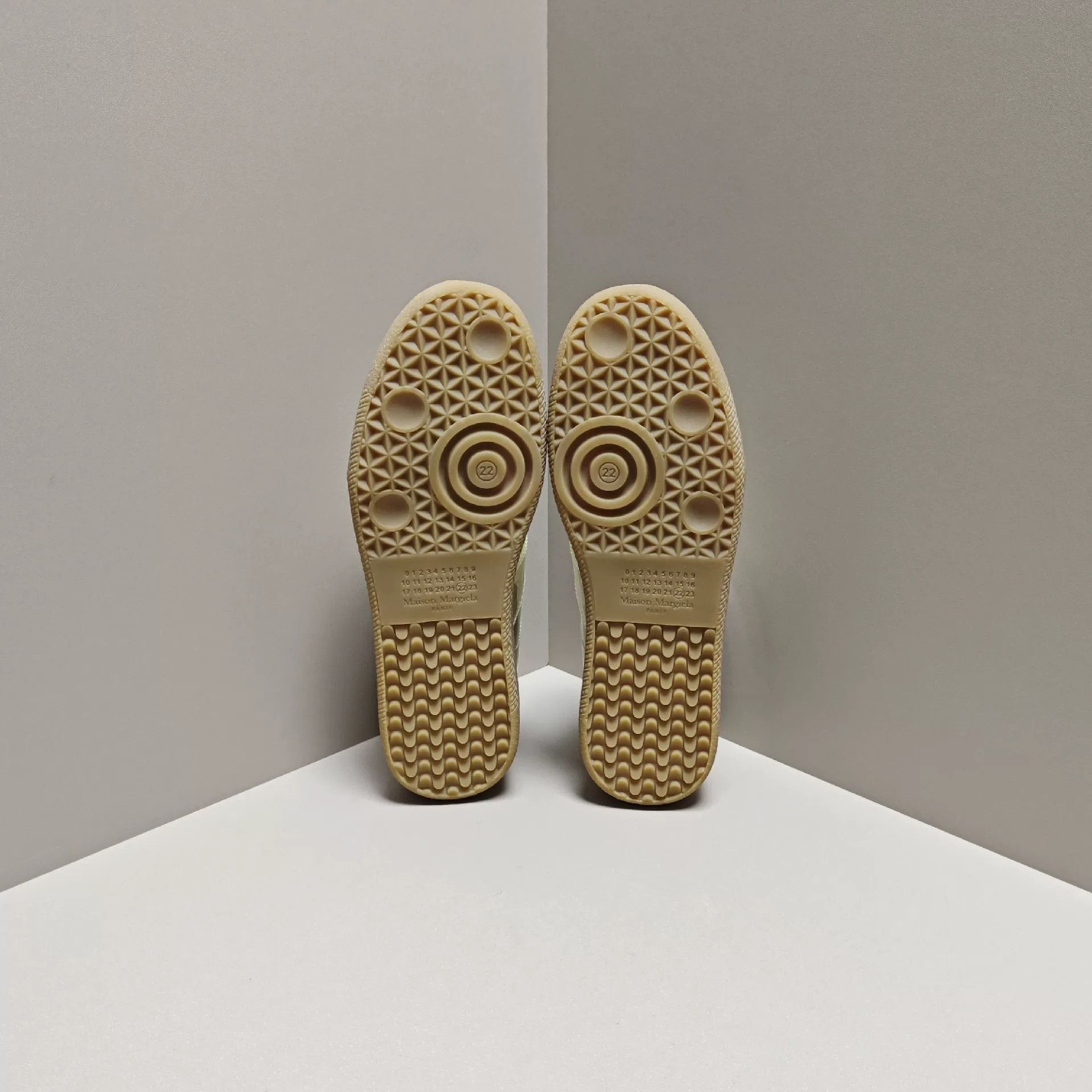 Maison Margiela Maison Margiela Lowtop Sneakers 5.5 Men Size US 5.5 / EU 38 - 5 Thumbnail