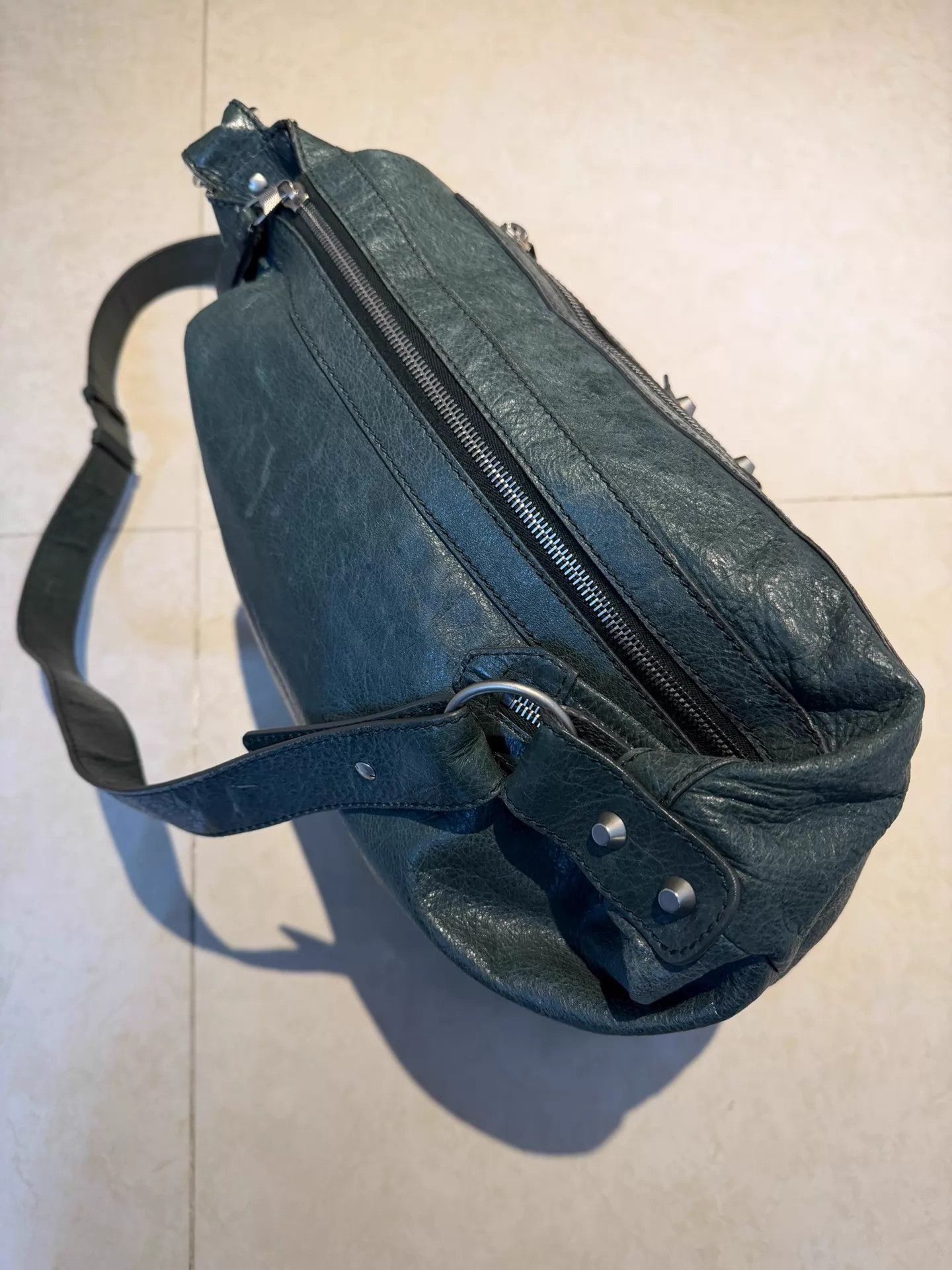 Balenciaga Green Leather Crossbody Shoulder Bag Size ONE SIZE - 2 Thumbnail