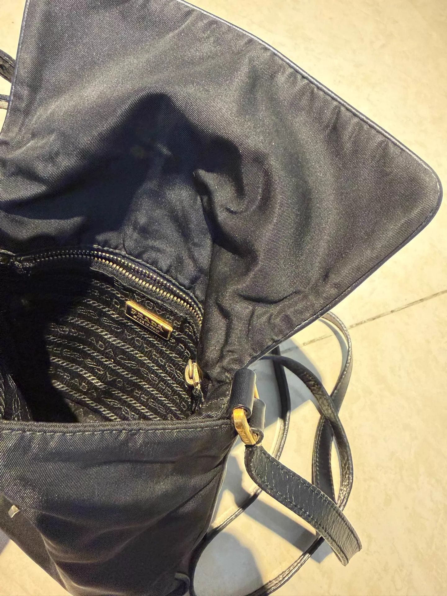 Prada Black Crossbody Bag with Gold Buckle Size ONE SIZE - 4 Thumbnail