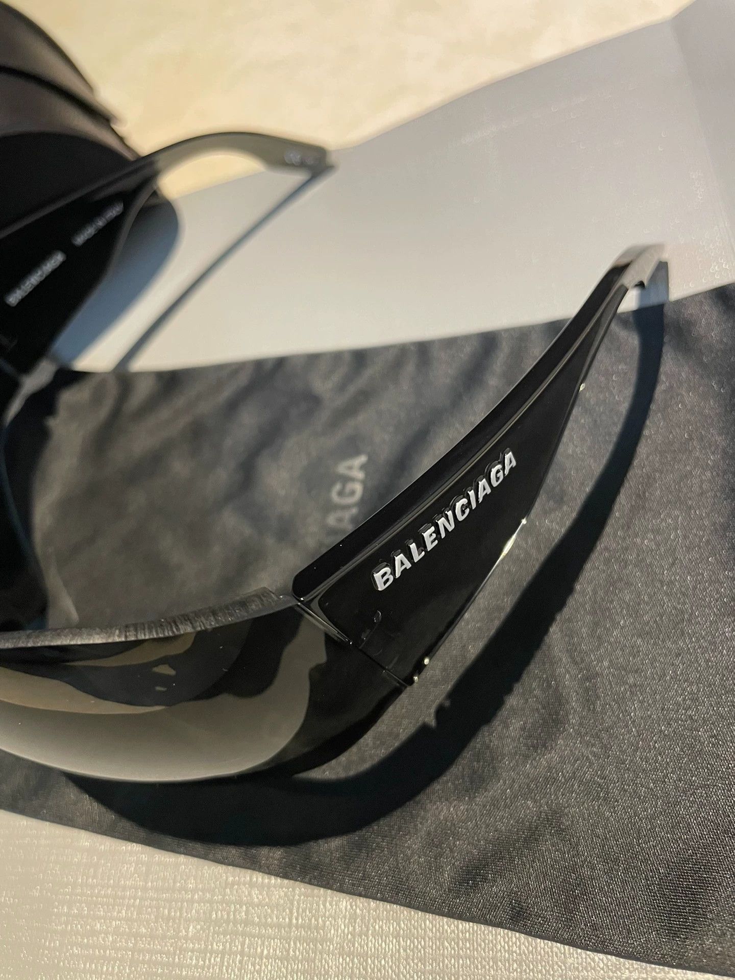 Balenciaga Black Shield Sunglasses Size ONE SIZE - 3 Thumbnail
