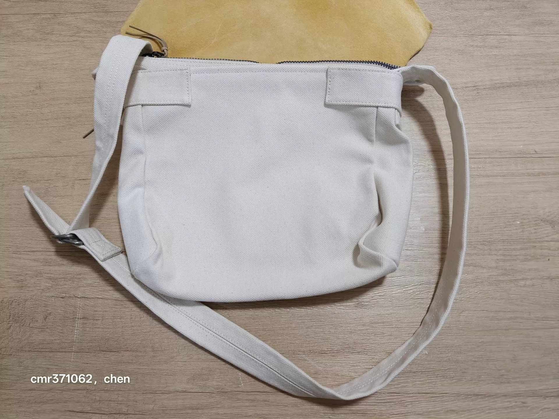 Visvim Beige Suede Crossbody Bag with Canvas Strap Size ONE SIZE - 2 Thumbnail