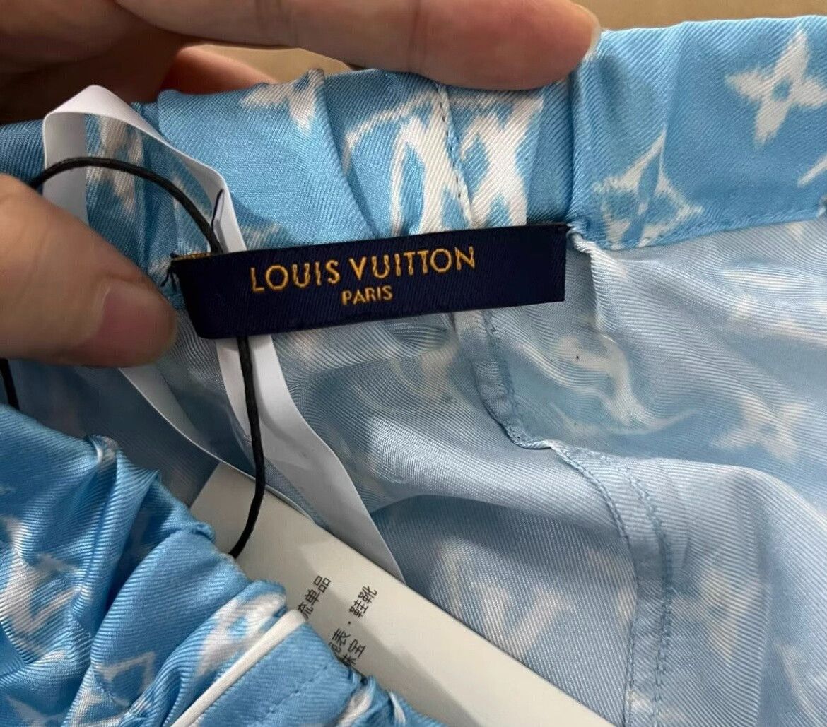 Louis Vuitton Louis Vuitton Blue Logo Print Shorts Size US 32 / EU 48 - 3 Thumbnail