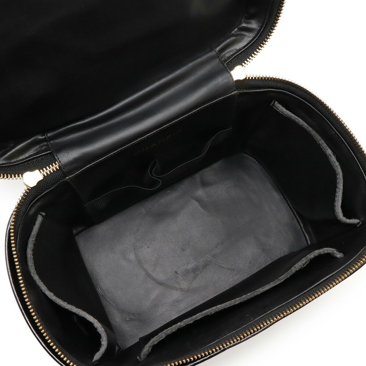 Chanel Chanel Chanel Patent Leather 2way Bag Plastic / Synthetic Vanity Bag DUTY FREE for USA Size ONE SIZE - 7 Thumbnail