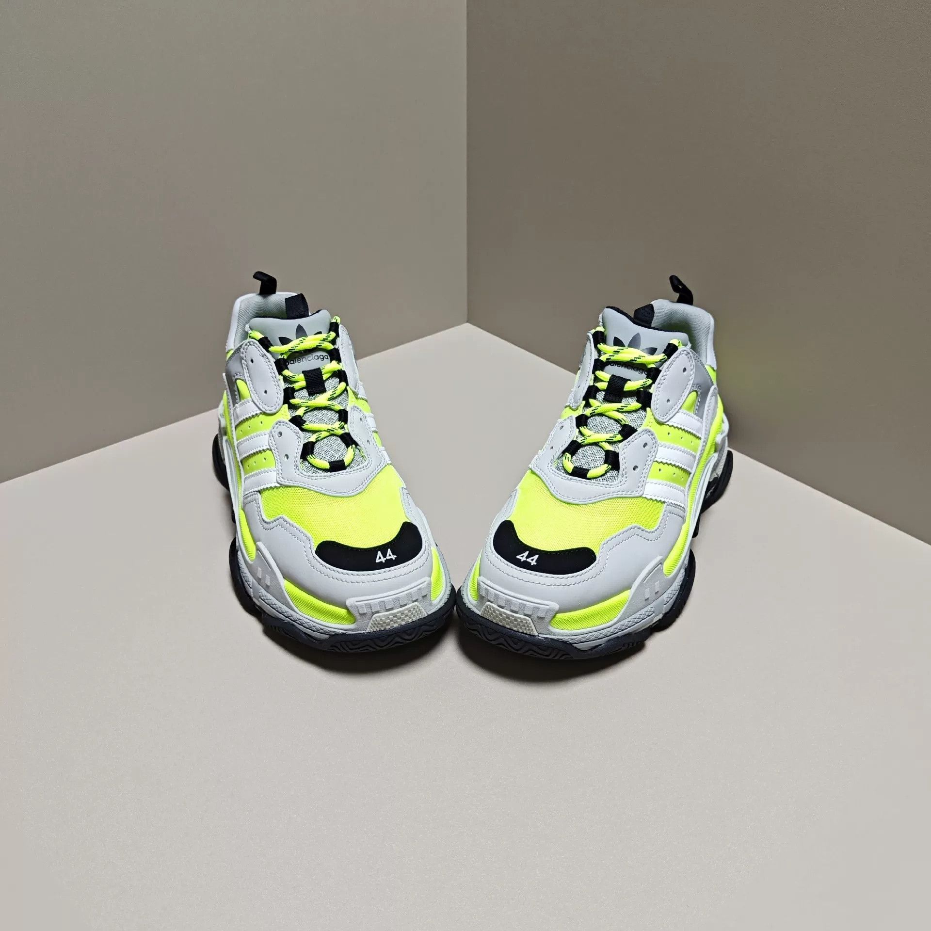 Balenciaga Balenciaga Collab Lowtop Sneakers 11 Men Size US 11 / EU 44 - 2 Thumbnail