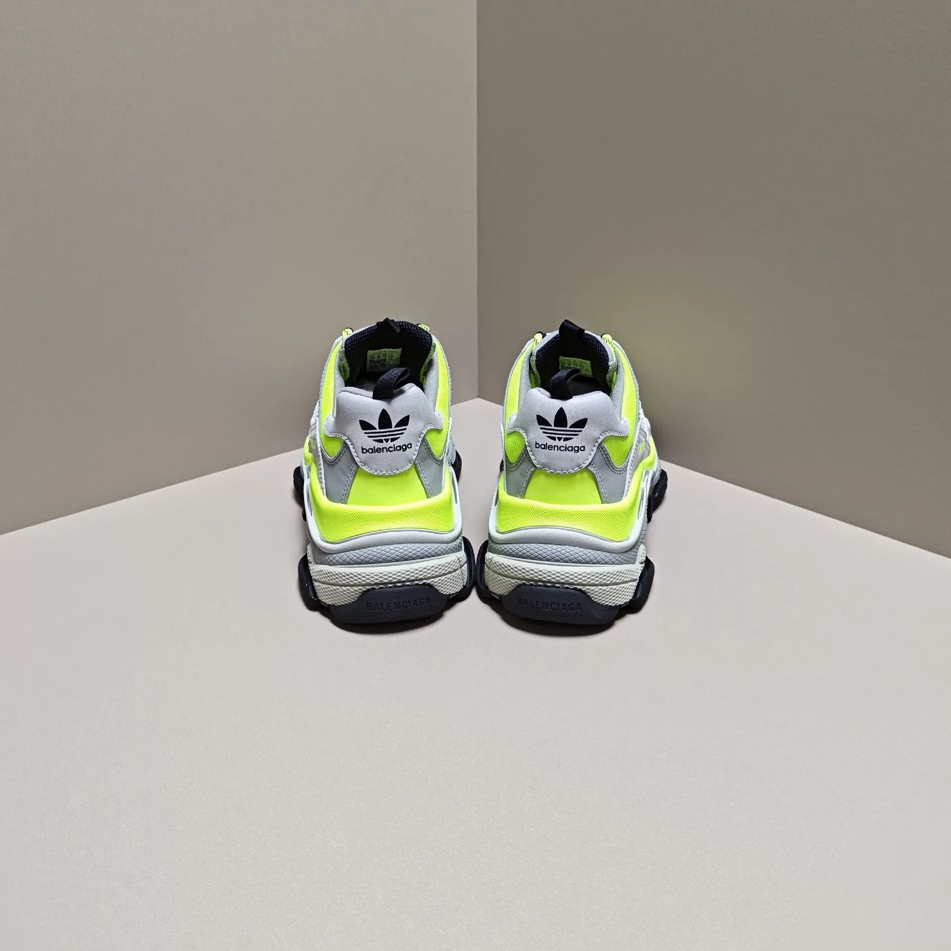 Balenciaga Balenciaga Collab Lowtop Sneakers 11 Men Size US 11 / EU 44 - 3 Thumbnail