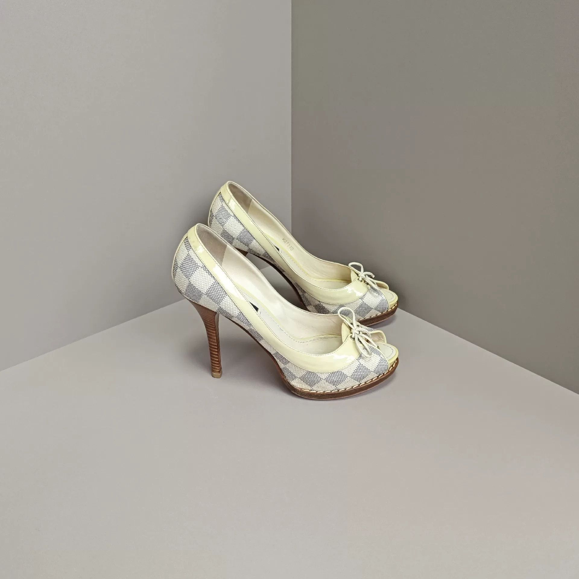 Louis Vuitton Louis Vuitton Checkered Lowtop Sneakers us_5 Women Size US 5 / IT 35 - 4 Thumbnail
