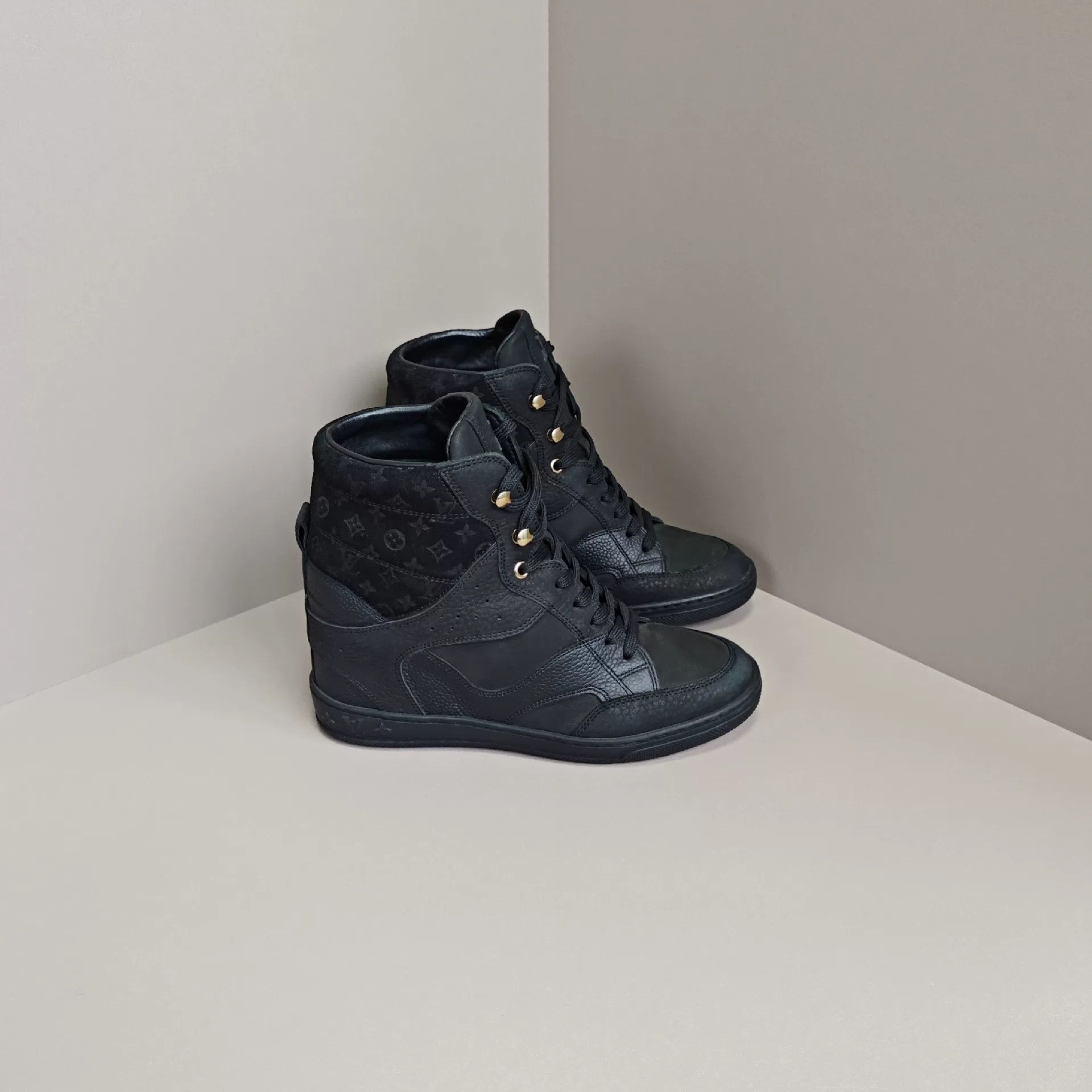 Louis Vuitton Louis Vuitton Casual Hitop Sneakers it_34-5 Women Size US 4.5 / IT 34.5 - 4 Thumbnail