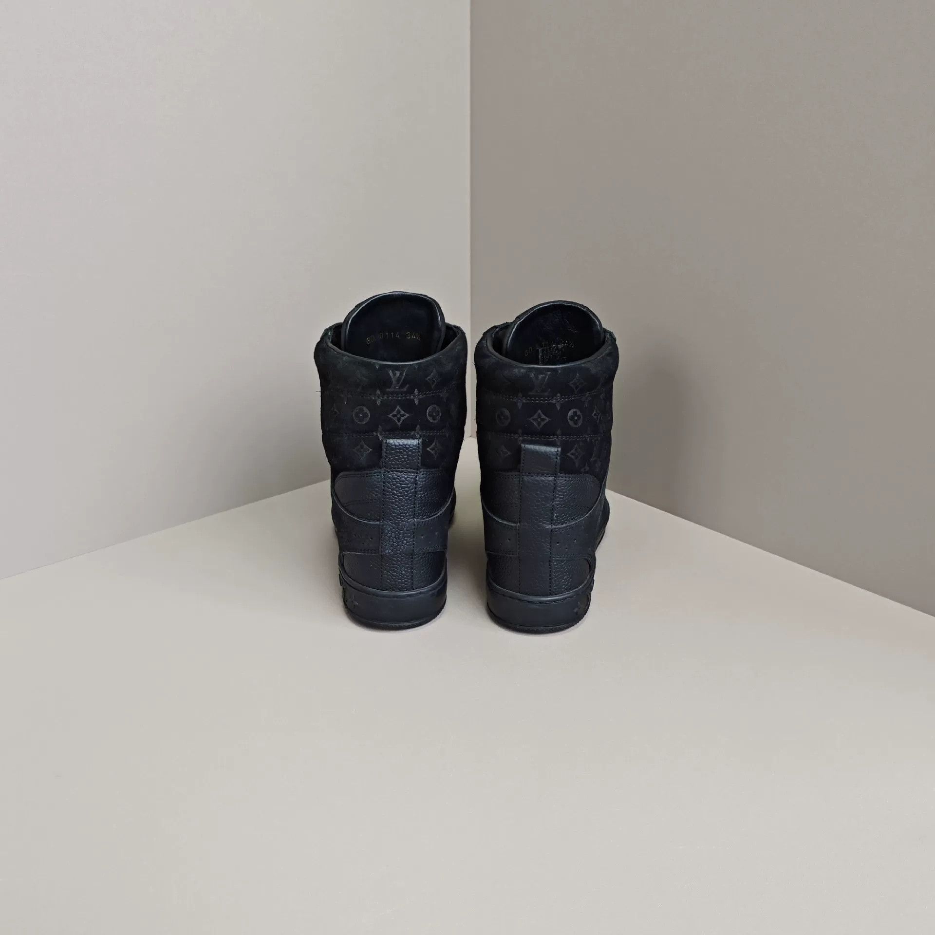 Louis Vuitton Louis Vuitton Casual Hitop Sneakers it_34-5 Women Size US 4.5 / IT 34.5 - 3 Thumbnail
