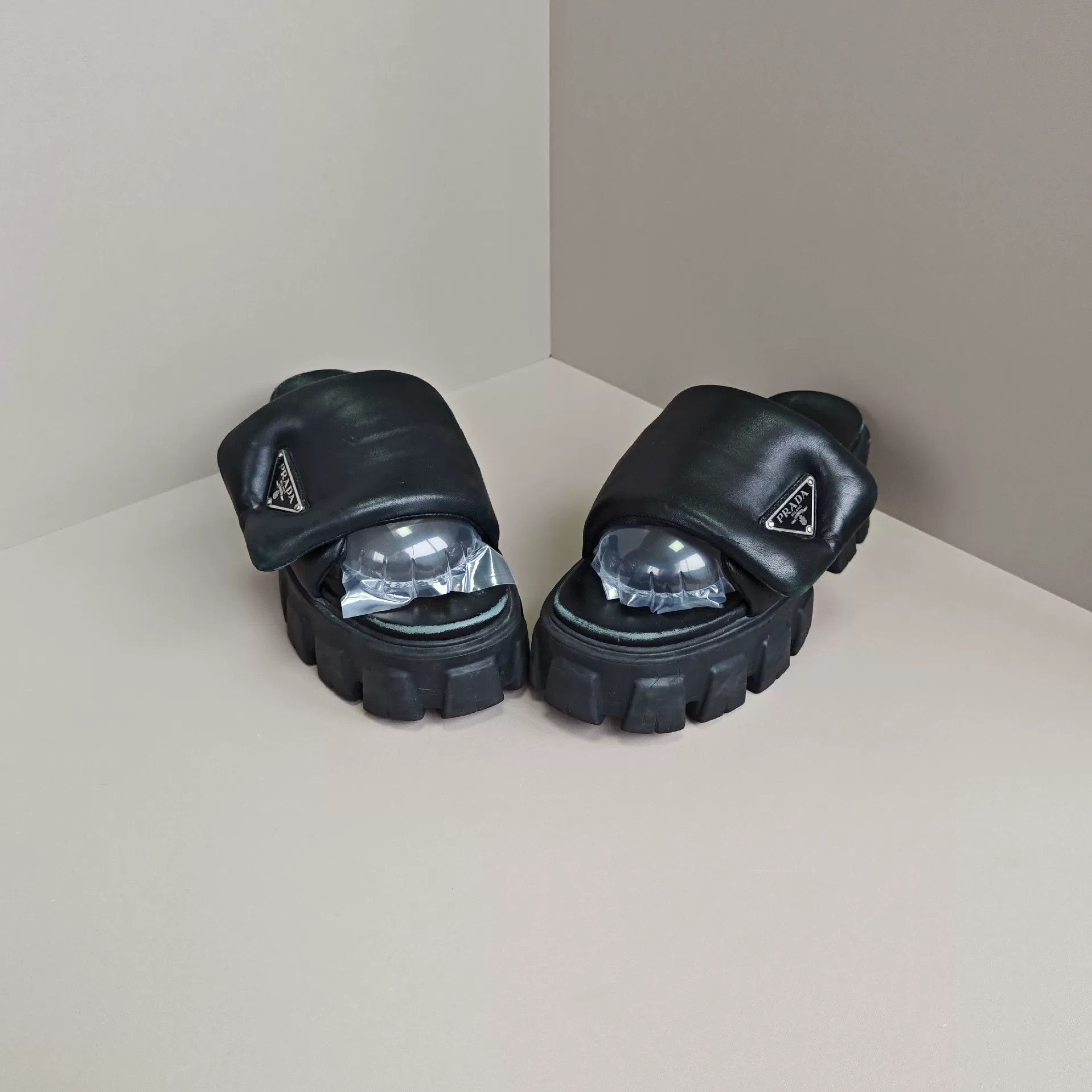 Prada Prada Sandals us_7 Women Size US 7 / IT 37 - 2 Thumbnail