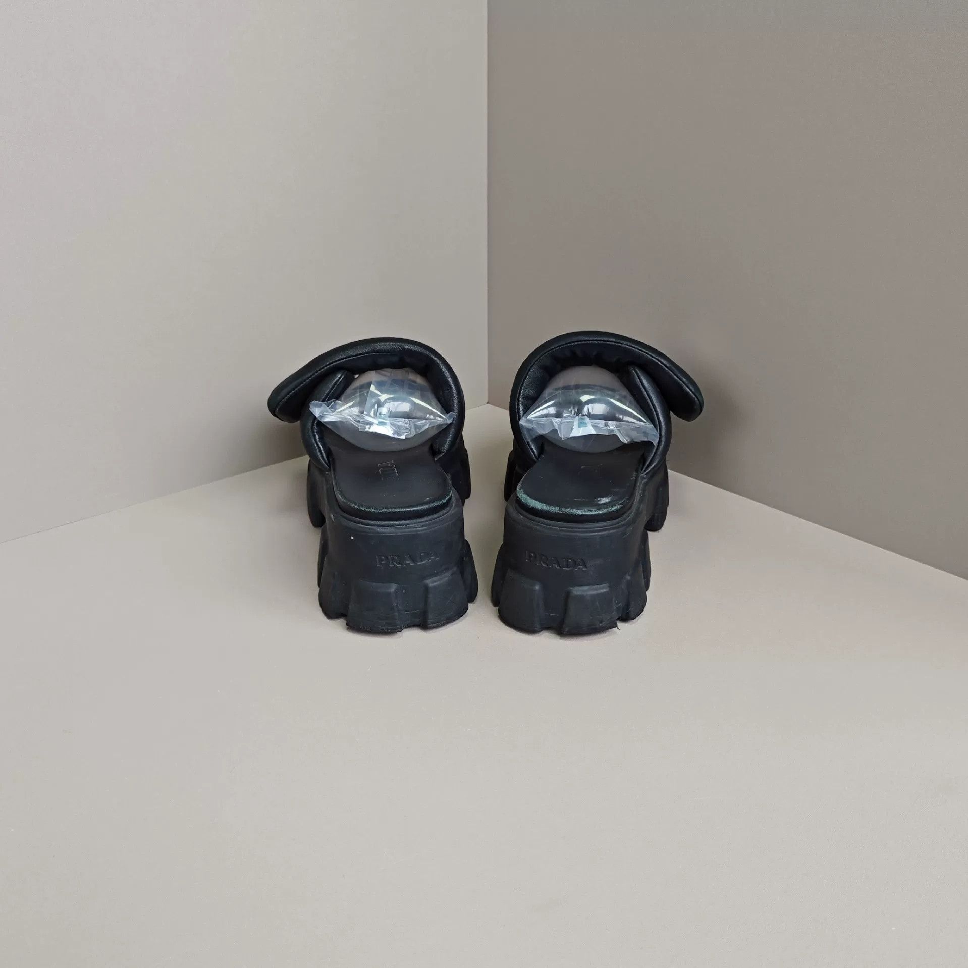 Prada Prada Sandals us_7 Women Size US 7 / IT 37 - 3 Thumbnail