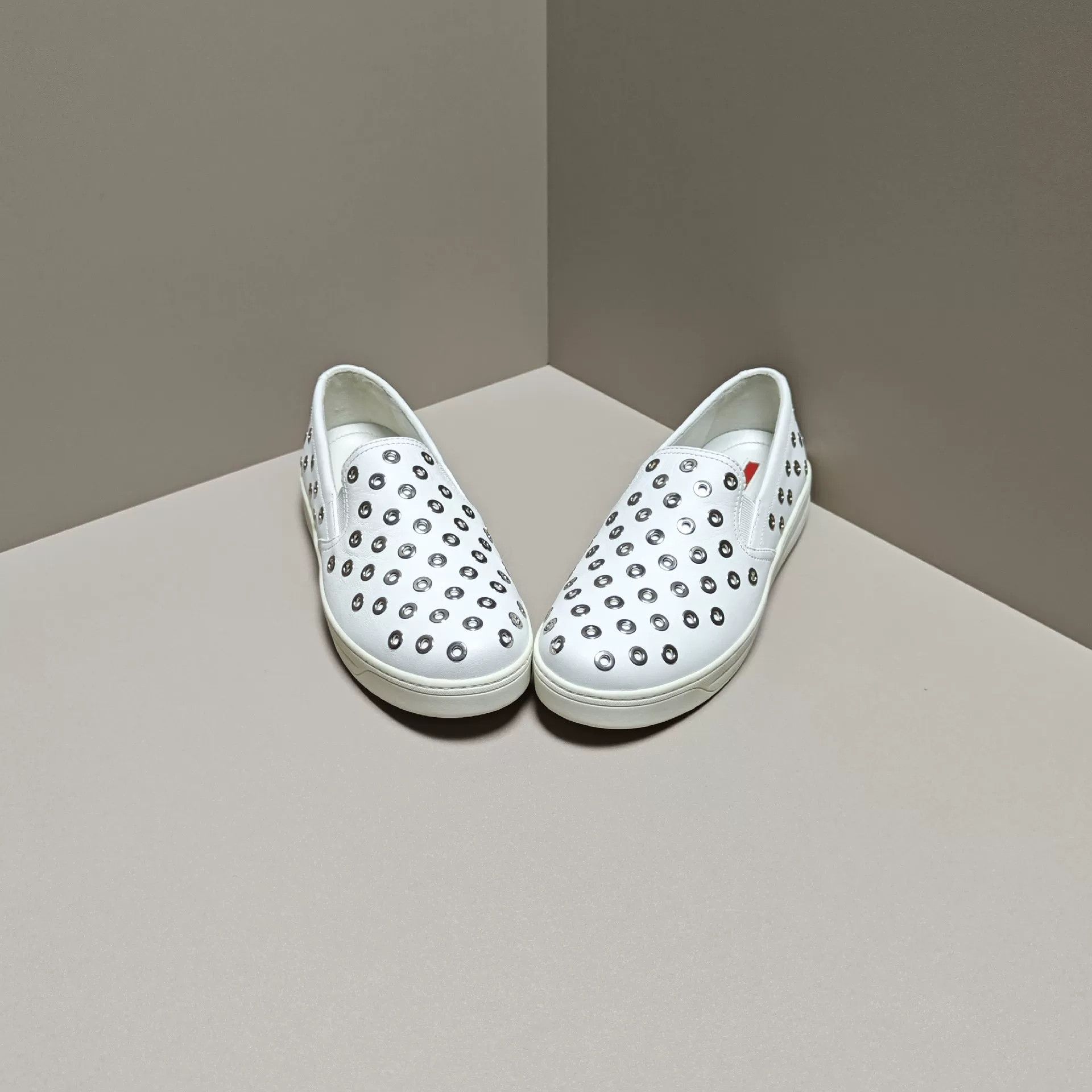 Prada Prada Lowtop Sneakers us_8 Women Size US 8 / IT 38 - 2 Thumbnail